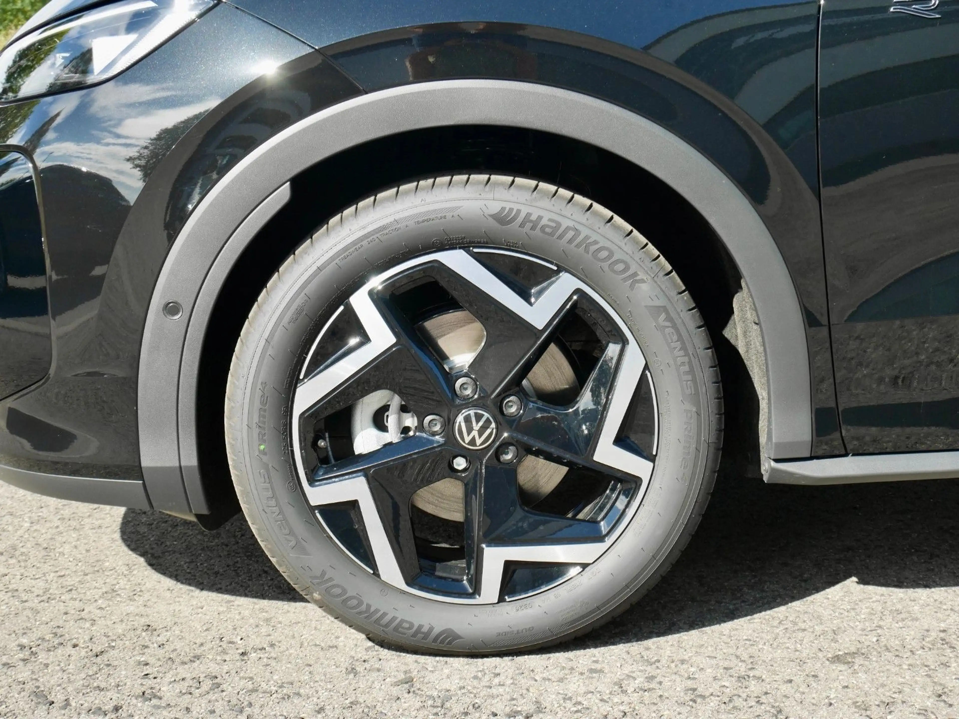 Volkswagen T-Roc 1.5 eTSI DSG R-Line+ACC+APP+AHK+behLenkrad — photo 9