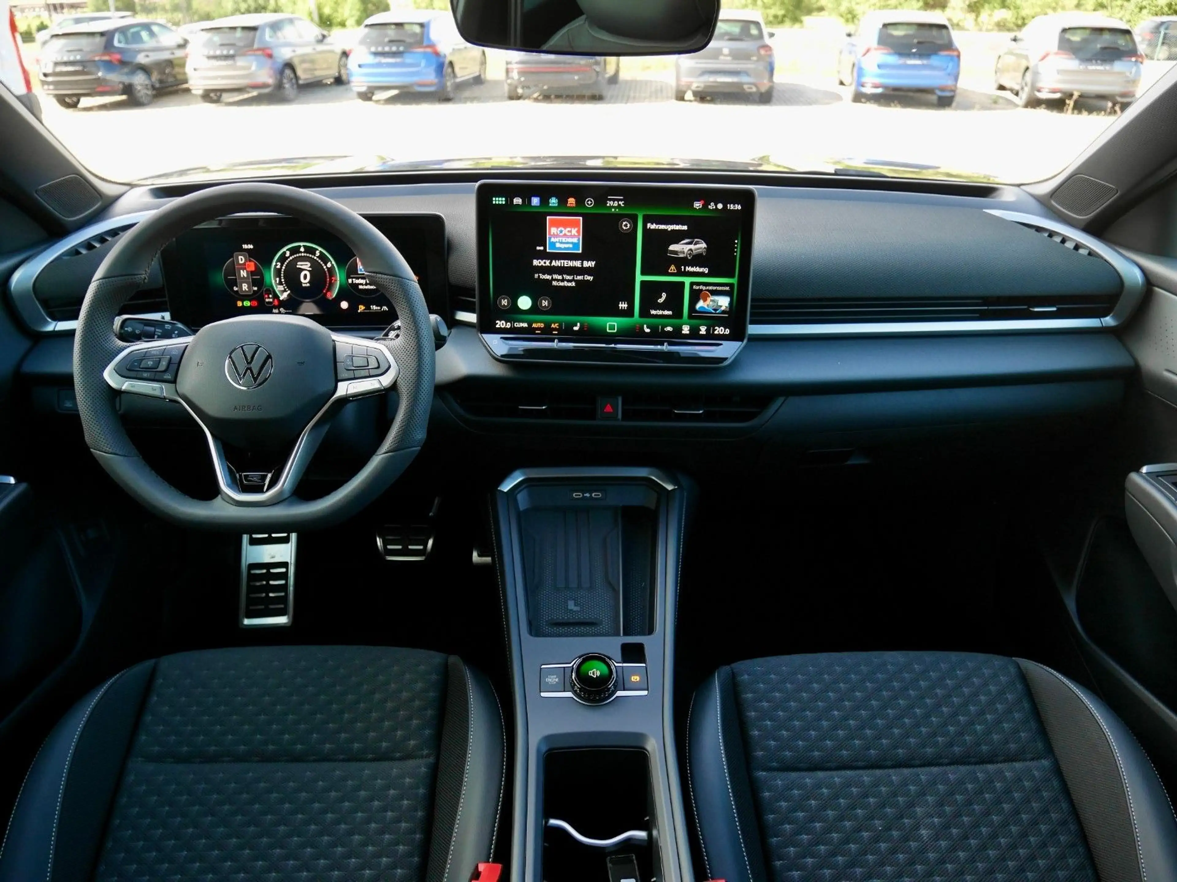 Volkswagen T-Roc 1.5 eTSI DSG R-Line+ACC+APP+AHK+behLenkrad — photo 18