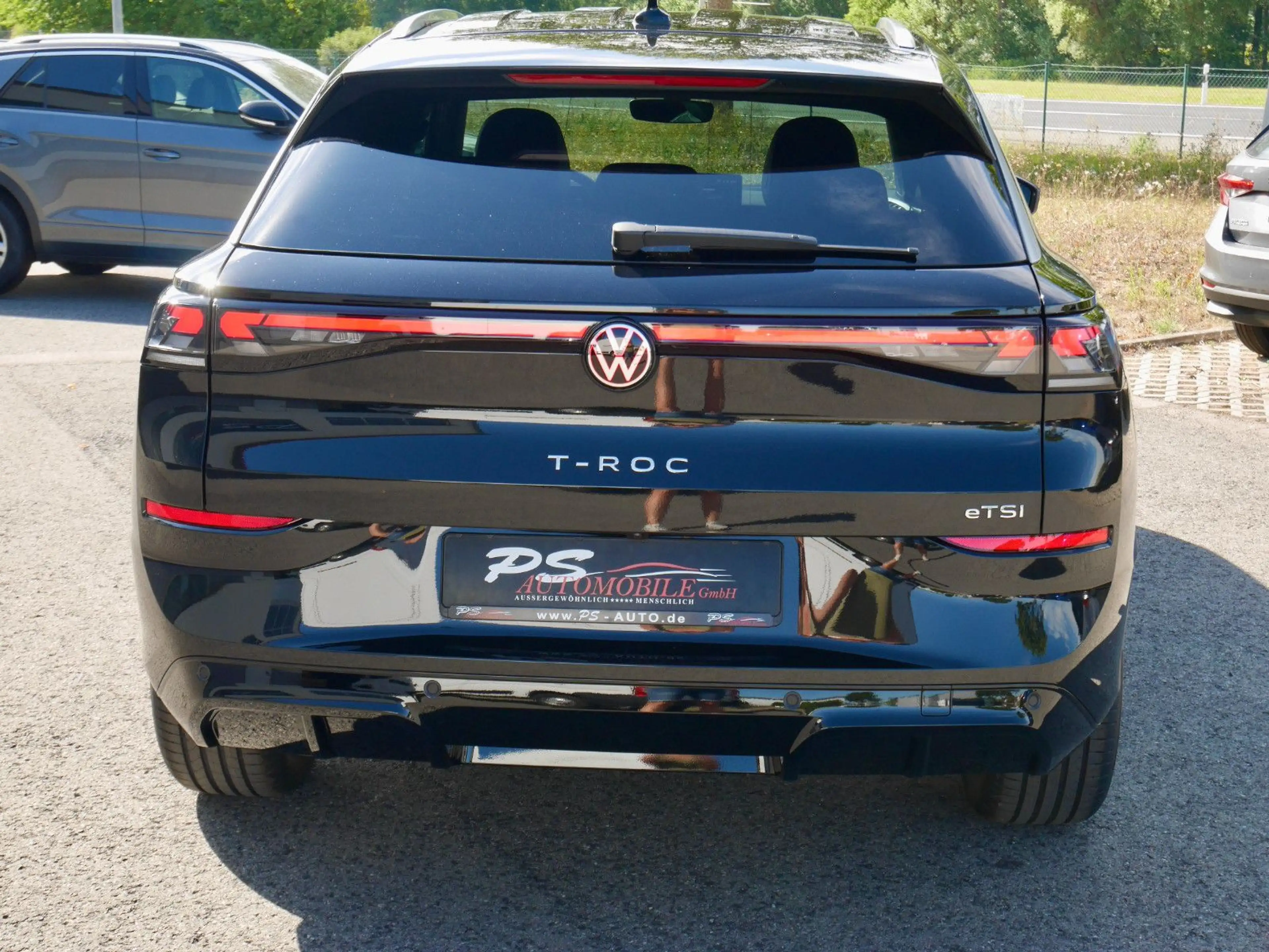 Volkswagen T-Roc 1.5 eTSI DSG R-Line+ACC+APP+AHK+behLenkrad — photo 6