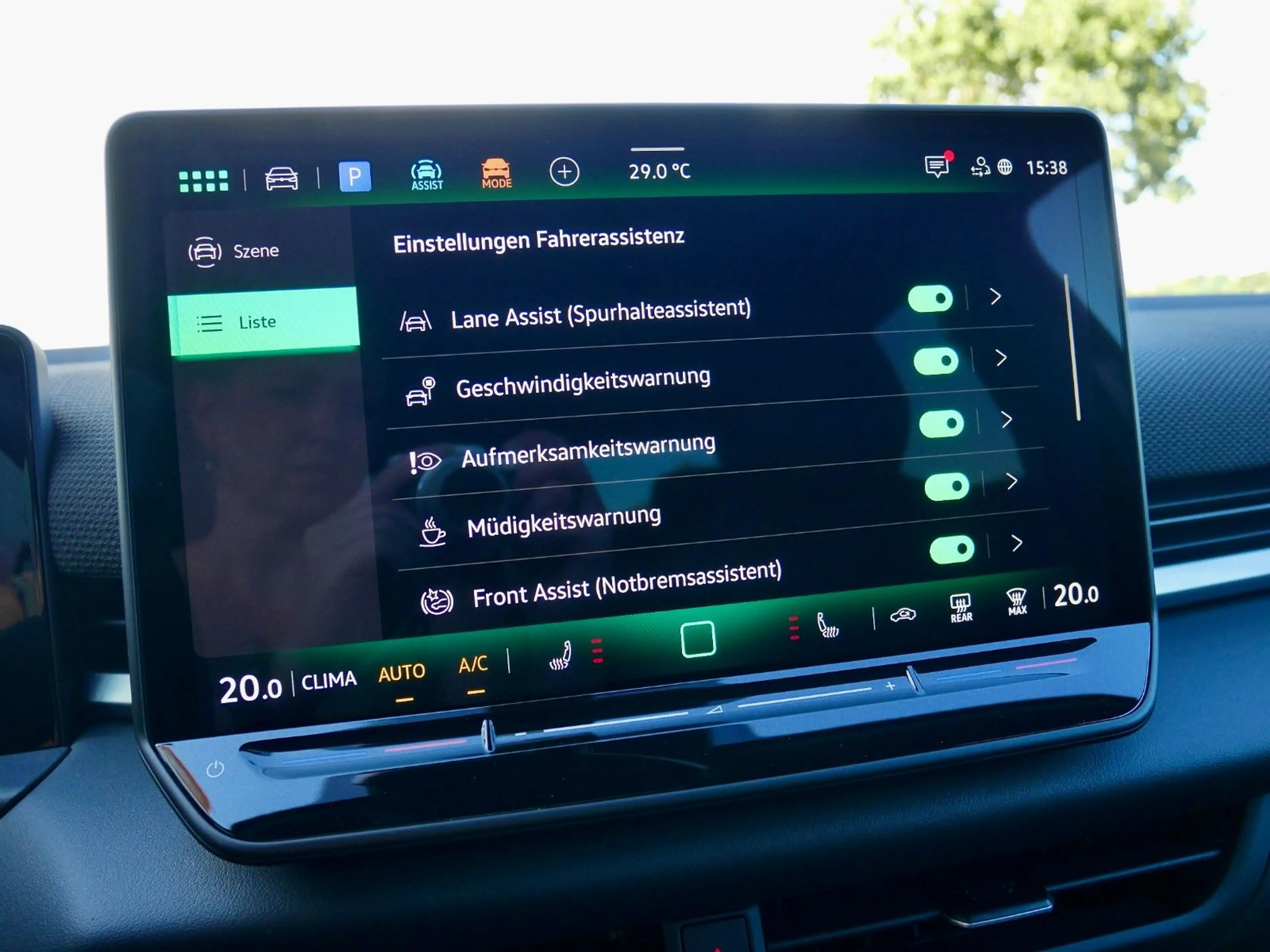 Volkswagen T-Roc 1.5 eTSI DSG R-Line+ACC+APP+AHK+behLenkrad — photo 31