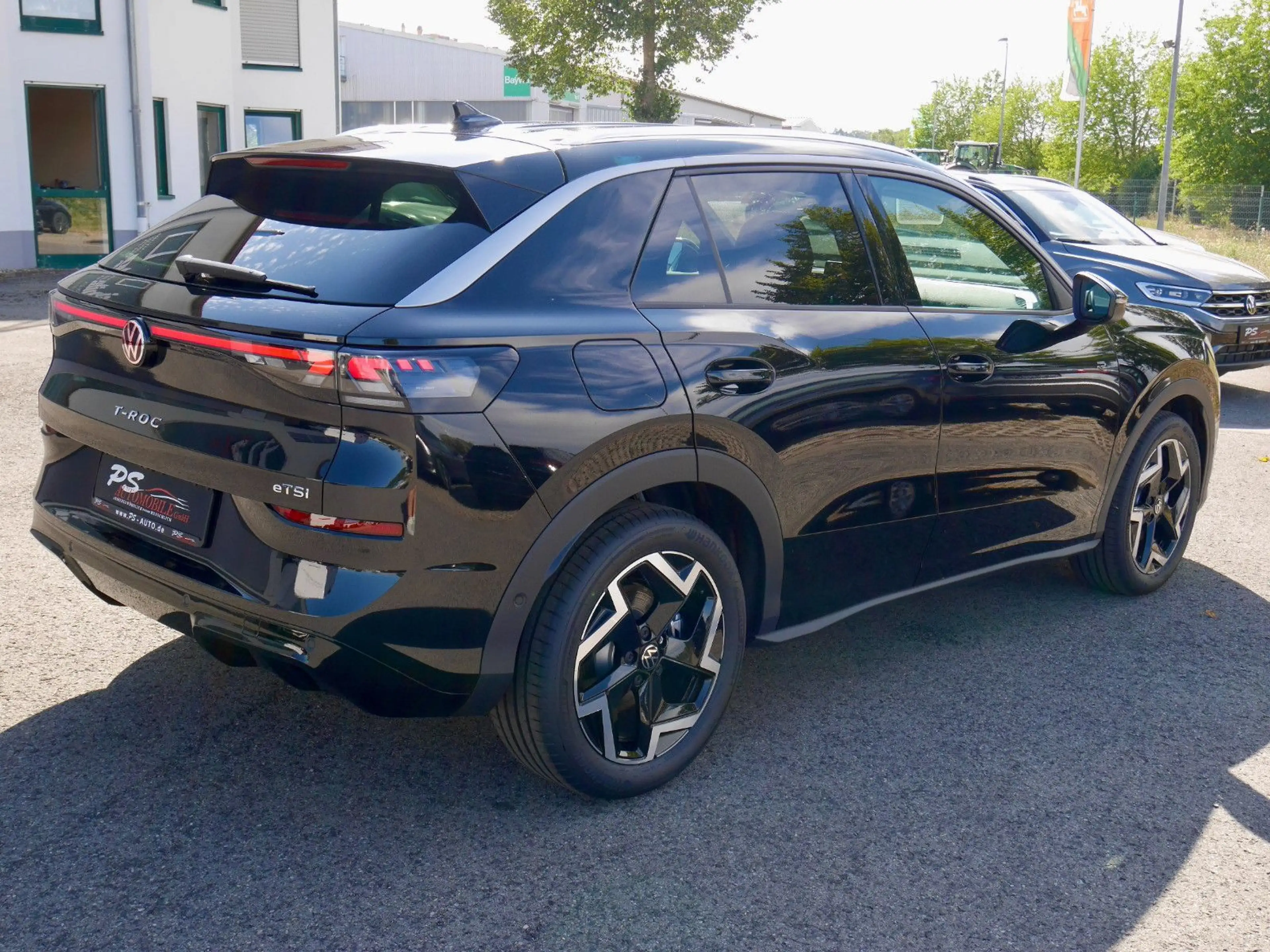 Volkswagen T-Roc 1.5 eTSI DSG R-Line+ACC+APP+AHK+behLenkrad — photo 7