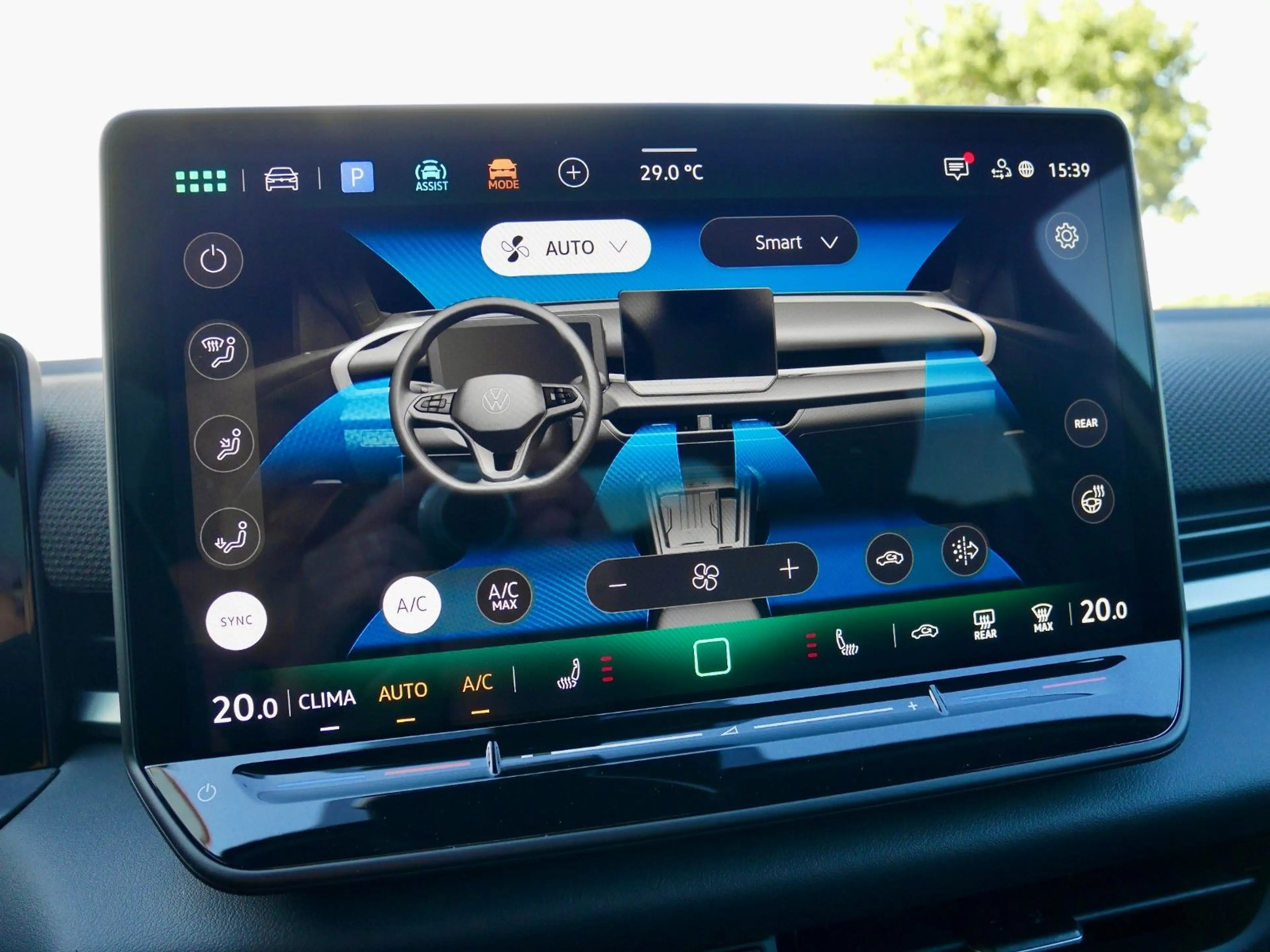 Volkswagen T-Roc 1.5 eTSI DSG R-Line+ACC+APP+AHK+behLenkrad — photo 38