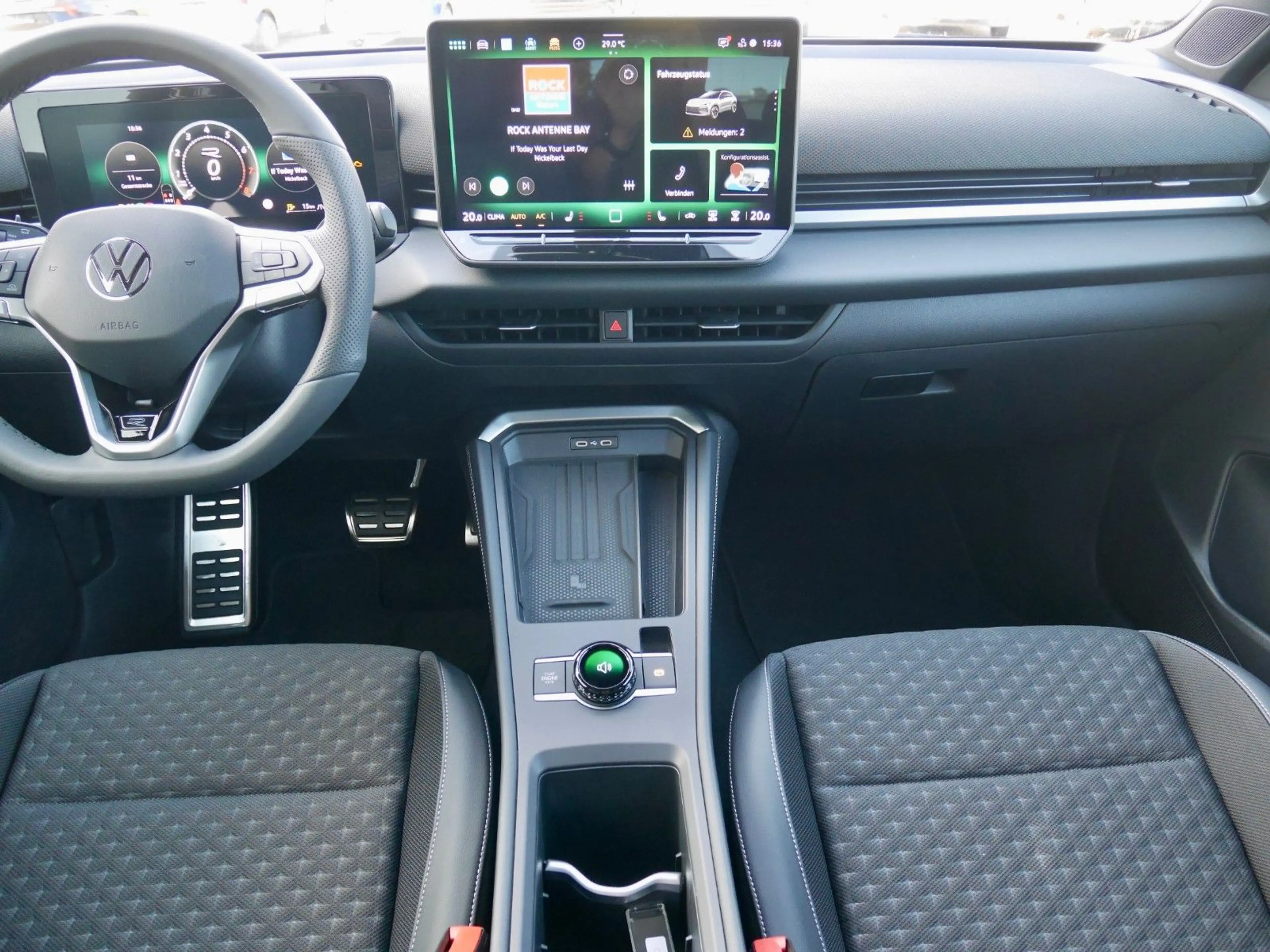 Volkswagen T-Roc 1.5 eTSI DSG R-Line+ACC+APP+AHK+behLenkrad — photo 22