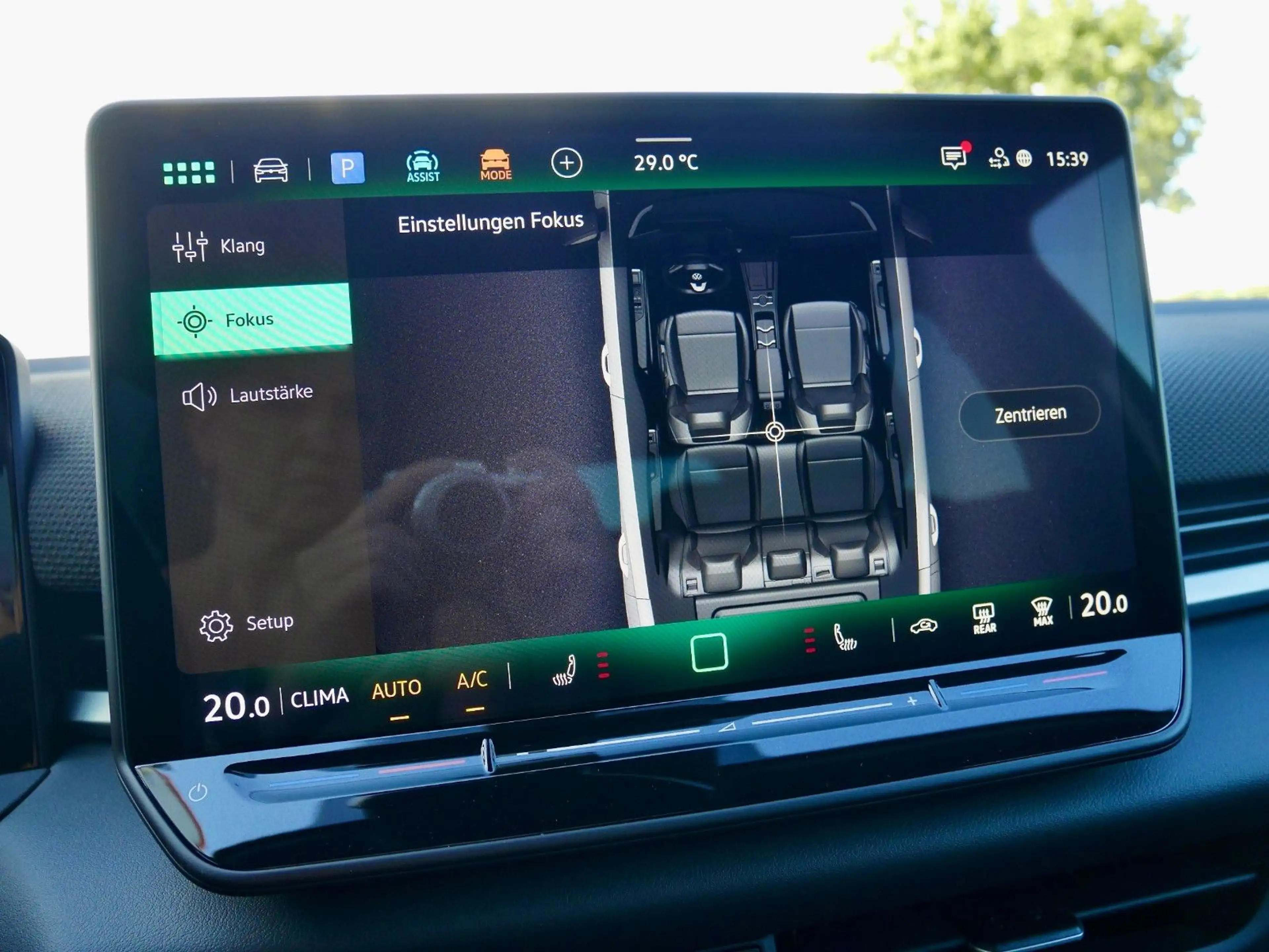 Volkswagen T-Roc 1.5 eTSI DSG R-Line+ACC+APP+AHK+behLenkrad — photo 37
