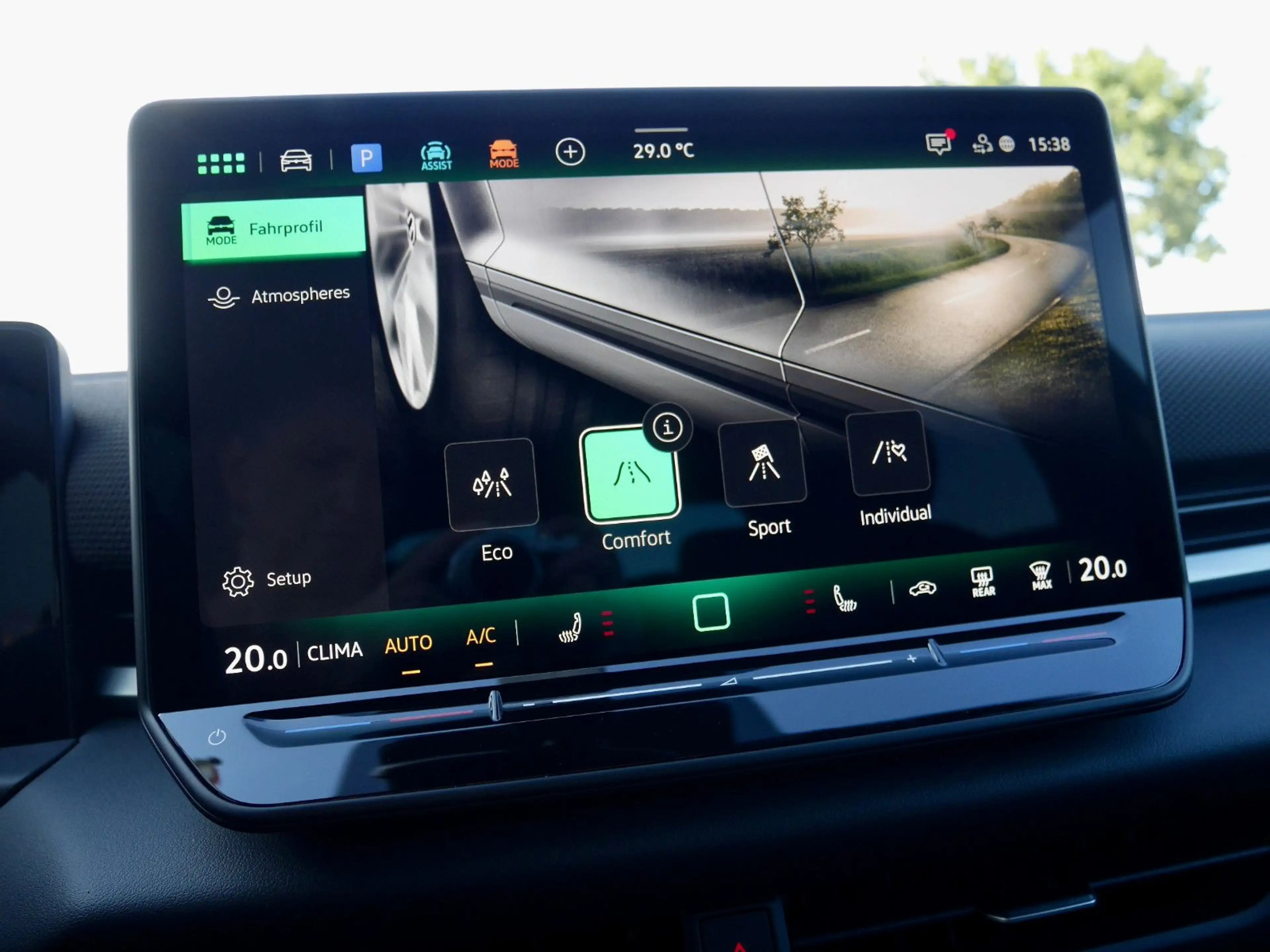 Volkswagen T-Roc 1.5 eTSI DSG R-Line+ACC+APP+AHK+behLenkrad — photo 33