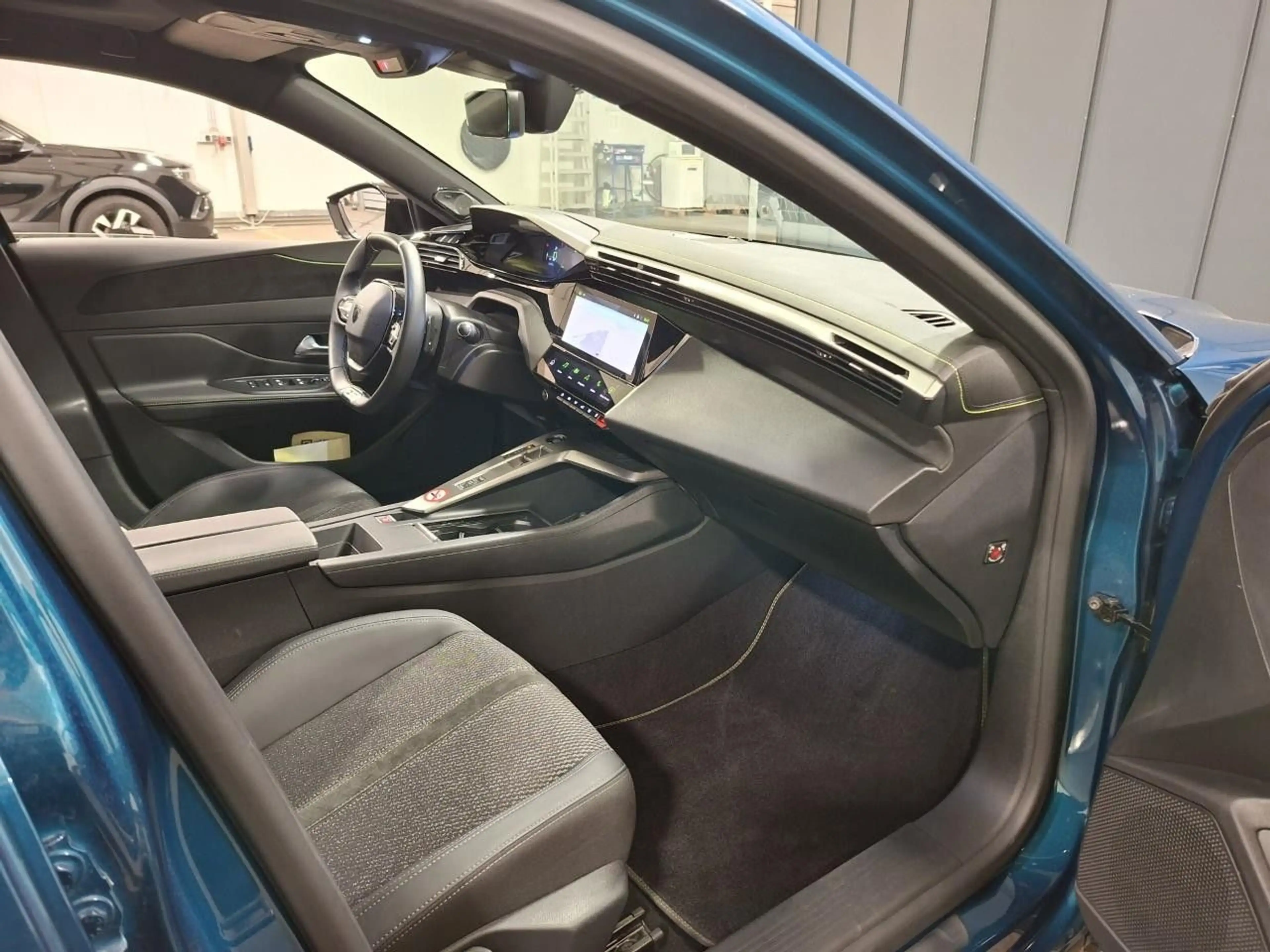 Peugeot 408 MEV 48V GT +MLED+KAMERA+PDC+NAVI+SCHIEBEDACH — photo 10