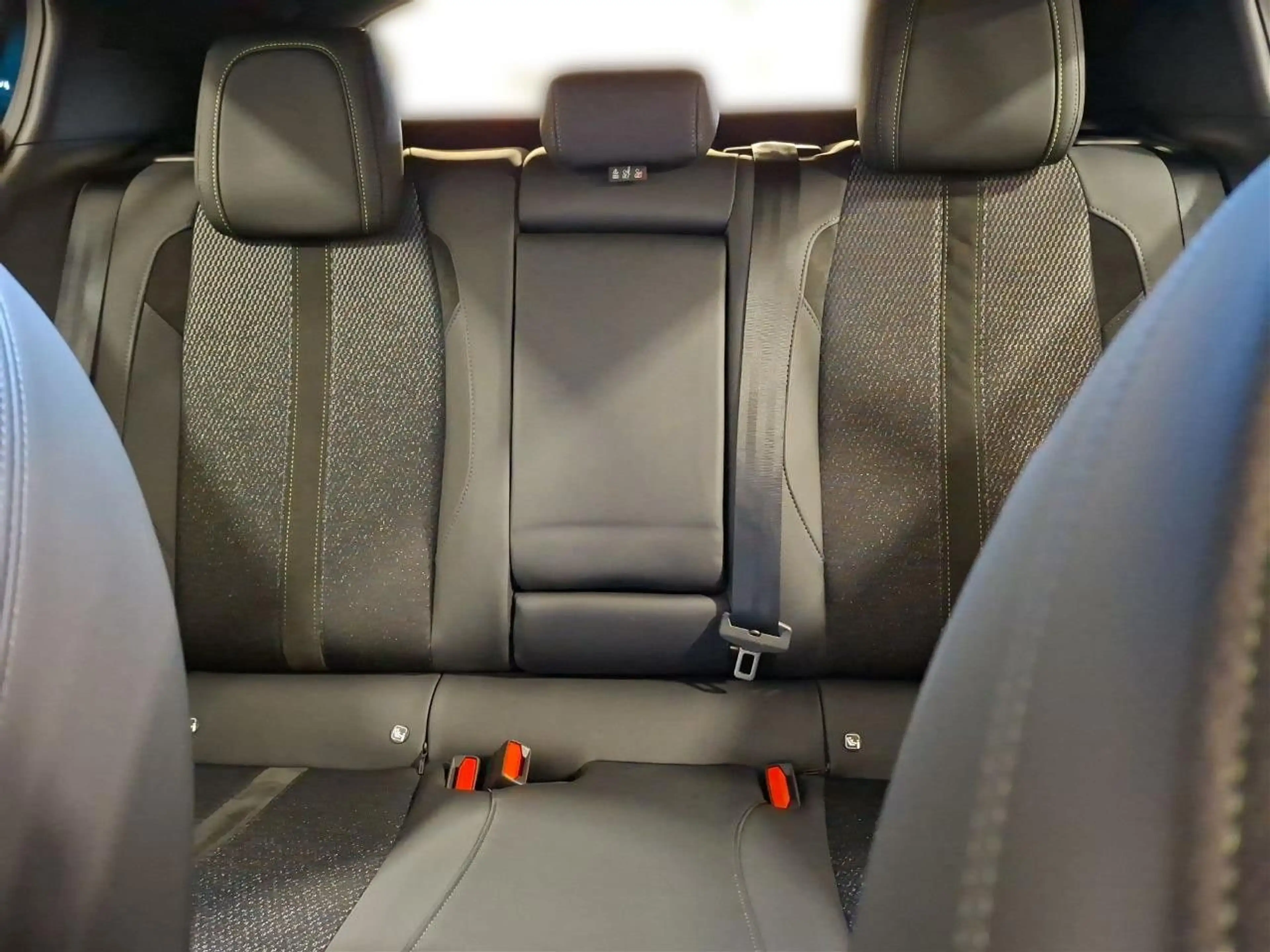 Peugeot 408 MEV 48V GT +MLED+KAMERA+PDC+NAVI+SCHIEBEDACH — photo 11
