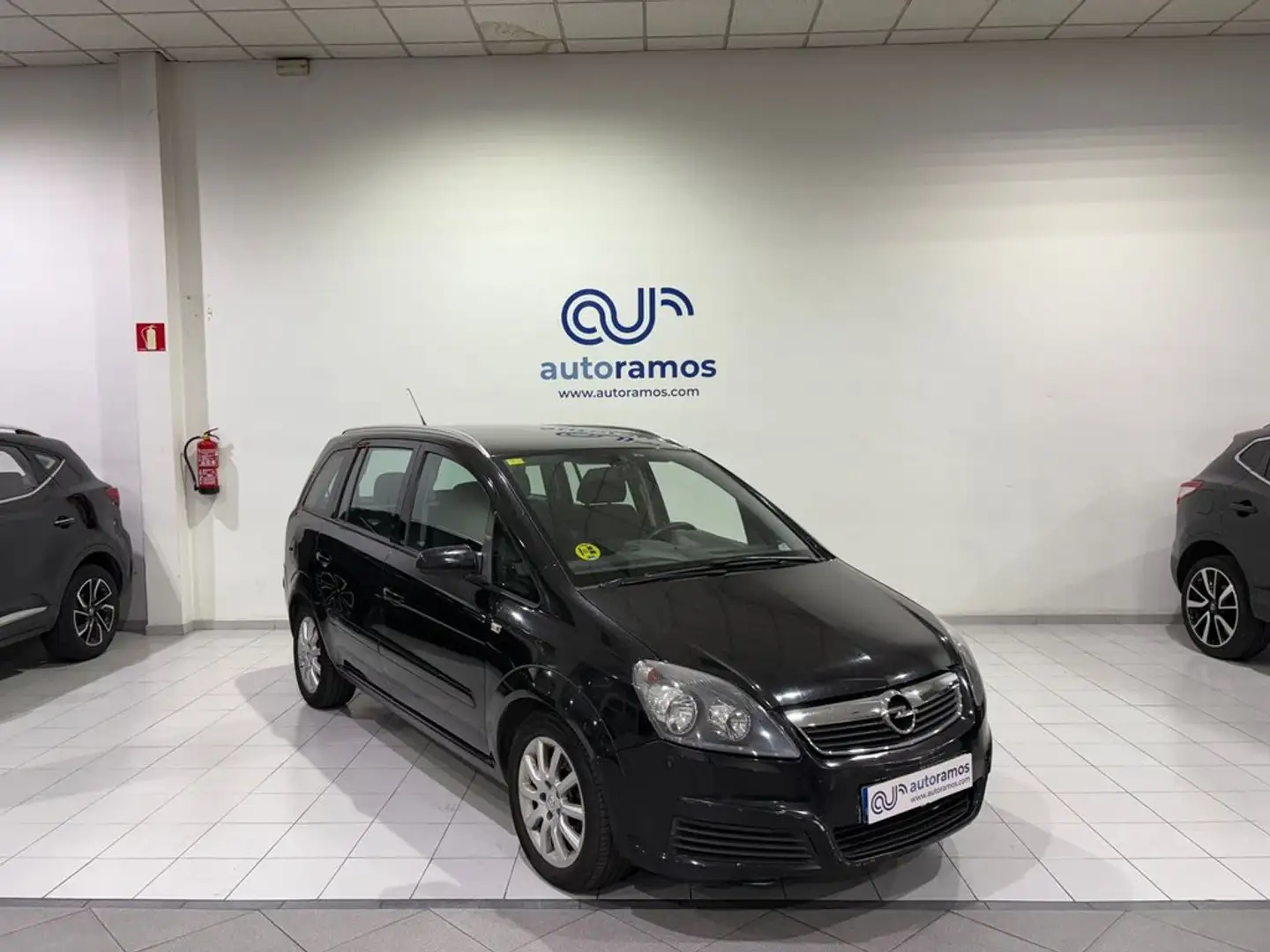 Opel Zafira 1.9 DTI 115CV Schwarz - 1