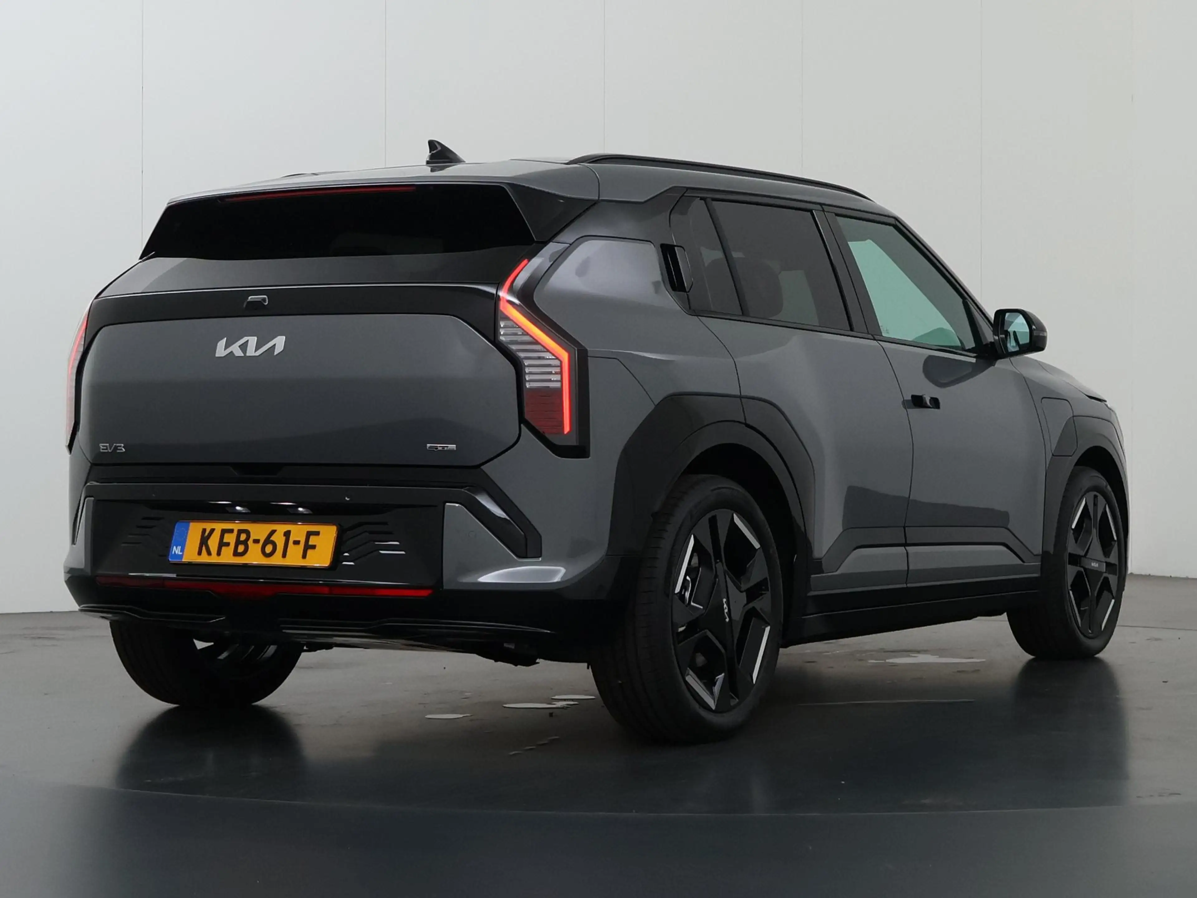 Kia EV3 GT-Line Business Edition 81.4 kWh | 19" lichtmetal — photo 2