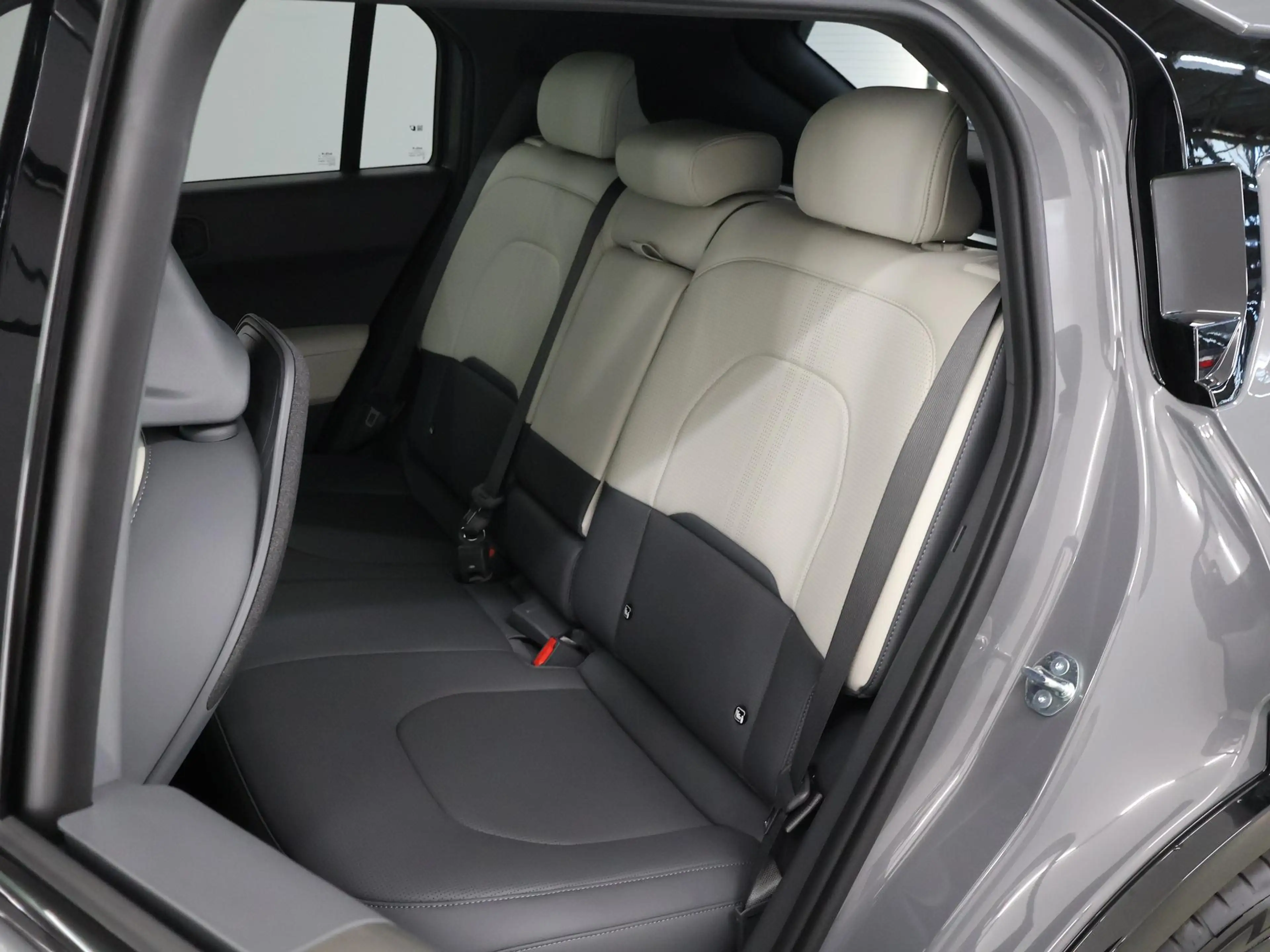 Kia EV3 GT-Line Business Edition 81.4 kWh | 19" lichtmetal — photo 12