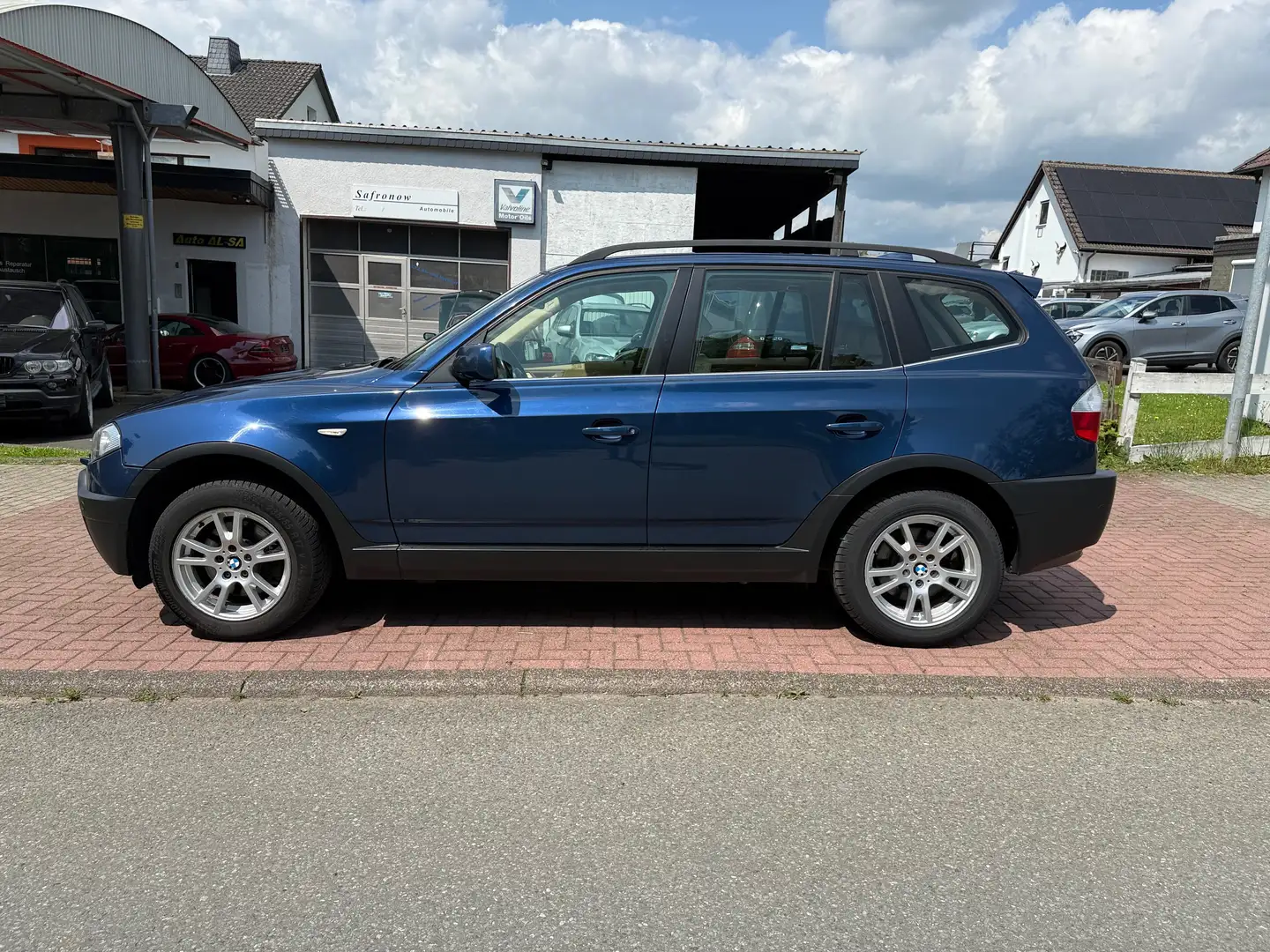 BMW X3 2.5i Beige Lederausstattung Xenon AHK Navi Blau - 2