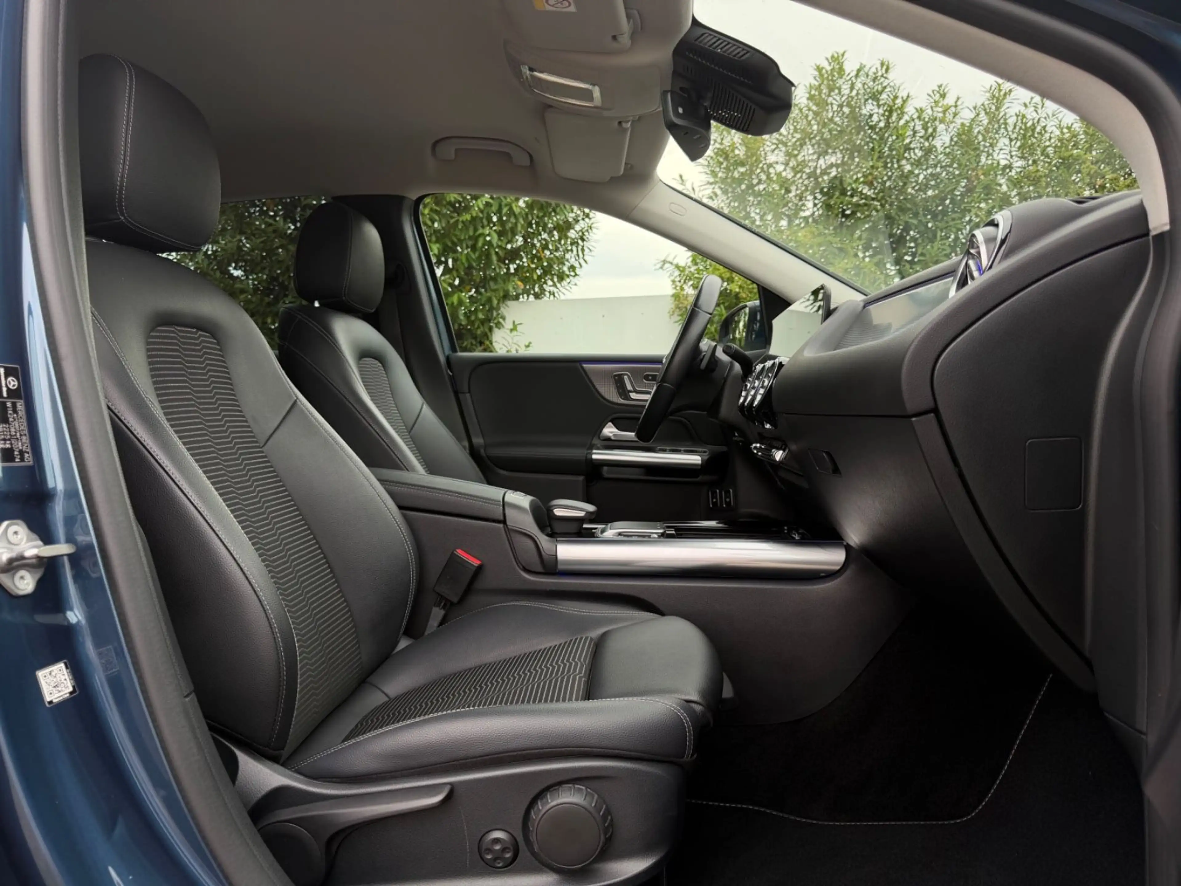 Mercedes-Benz B 250 e AHK MBUX LED Ambiente Widescreen Leder — photo 13