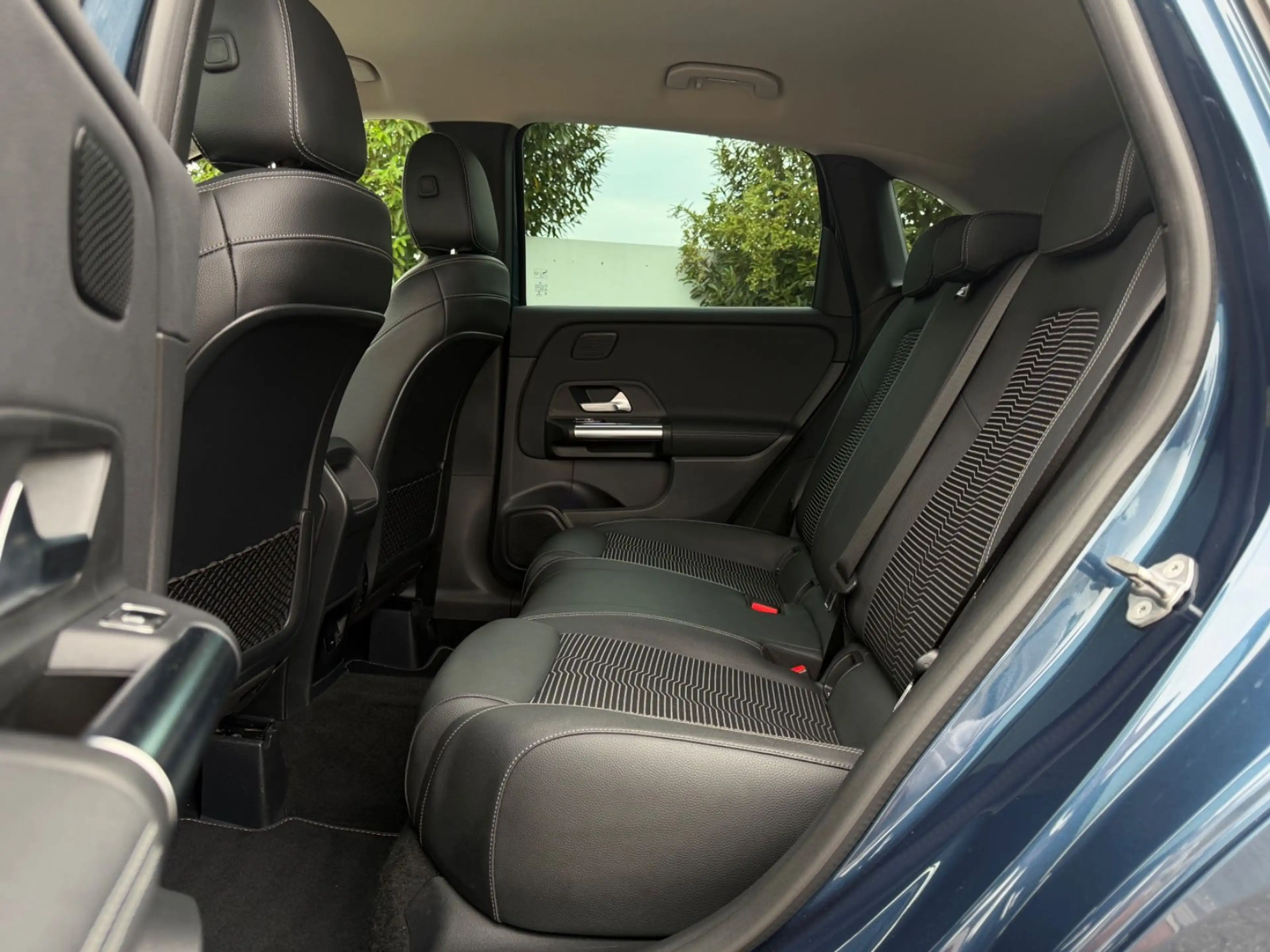 Mercedes-Benz B 250 e AHK MBUX LED Ambiente Widescreen Leder — photo 15