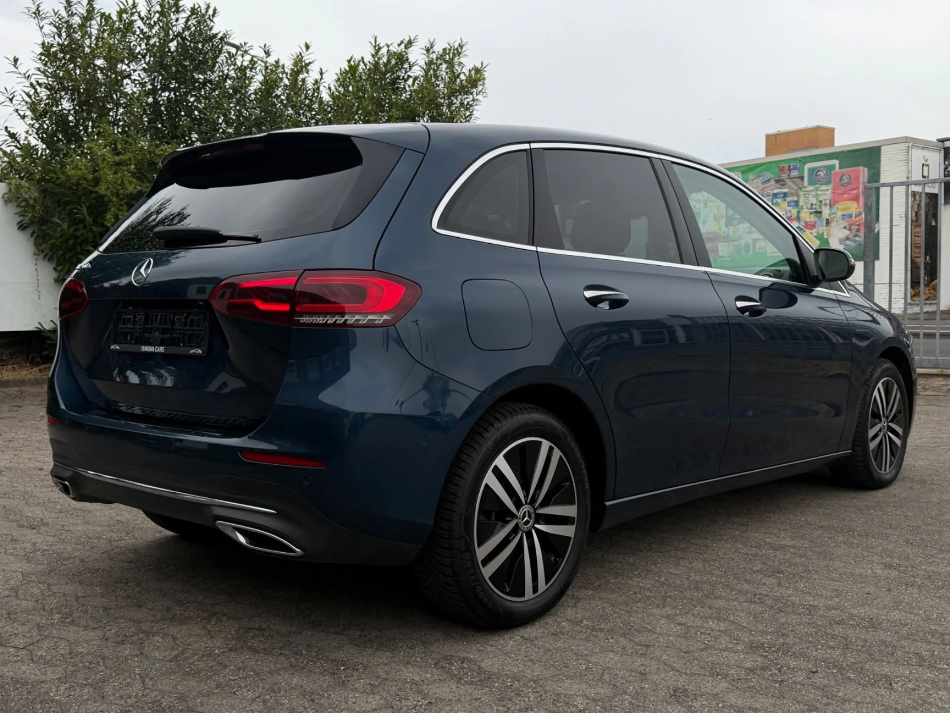 Mercedes-Benz B 250 e AHK MBUX LED Ambiente Widescreen Leder — photo 7