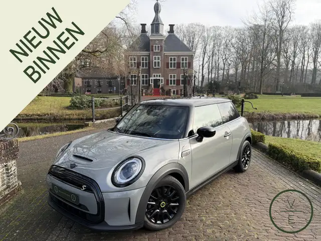 MINI Mini Electric Classic 33 kWh | Camera | DigiDash |