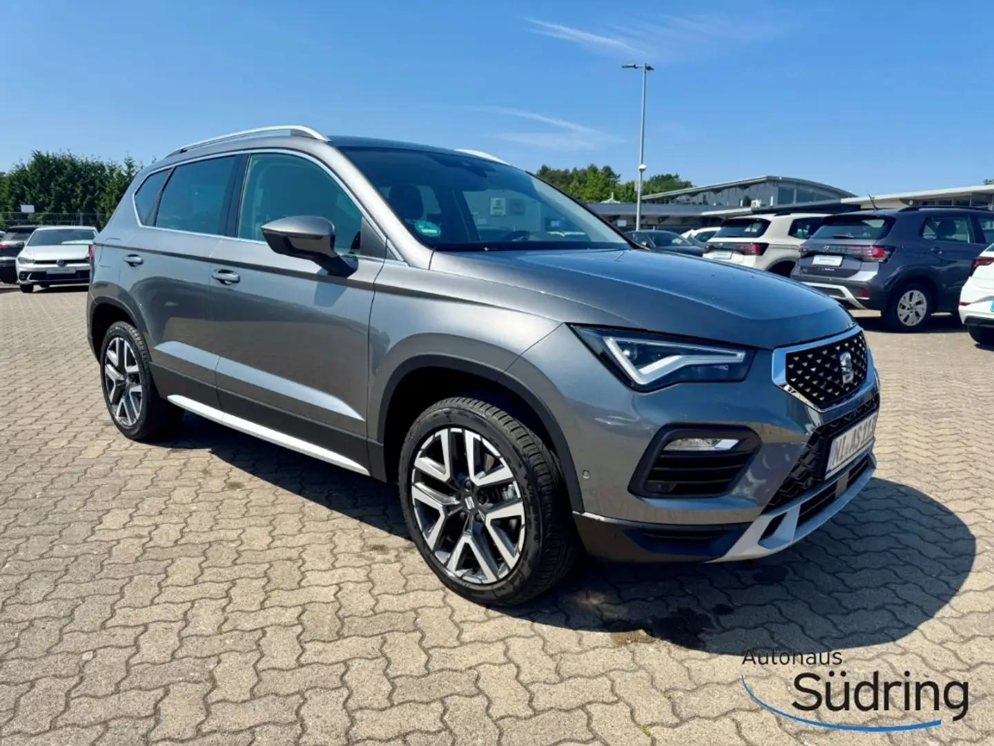 SEAT Ateca 2,0TDI Xperience DSG beats AHK Nav TopView Grau - 2