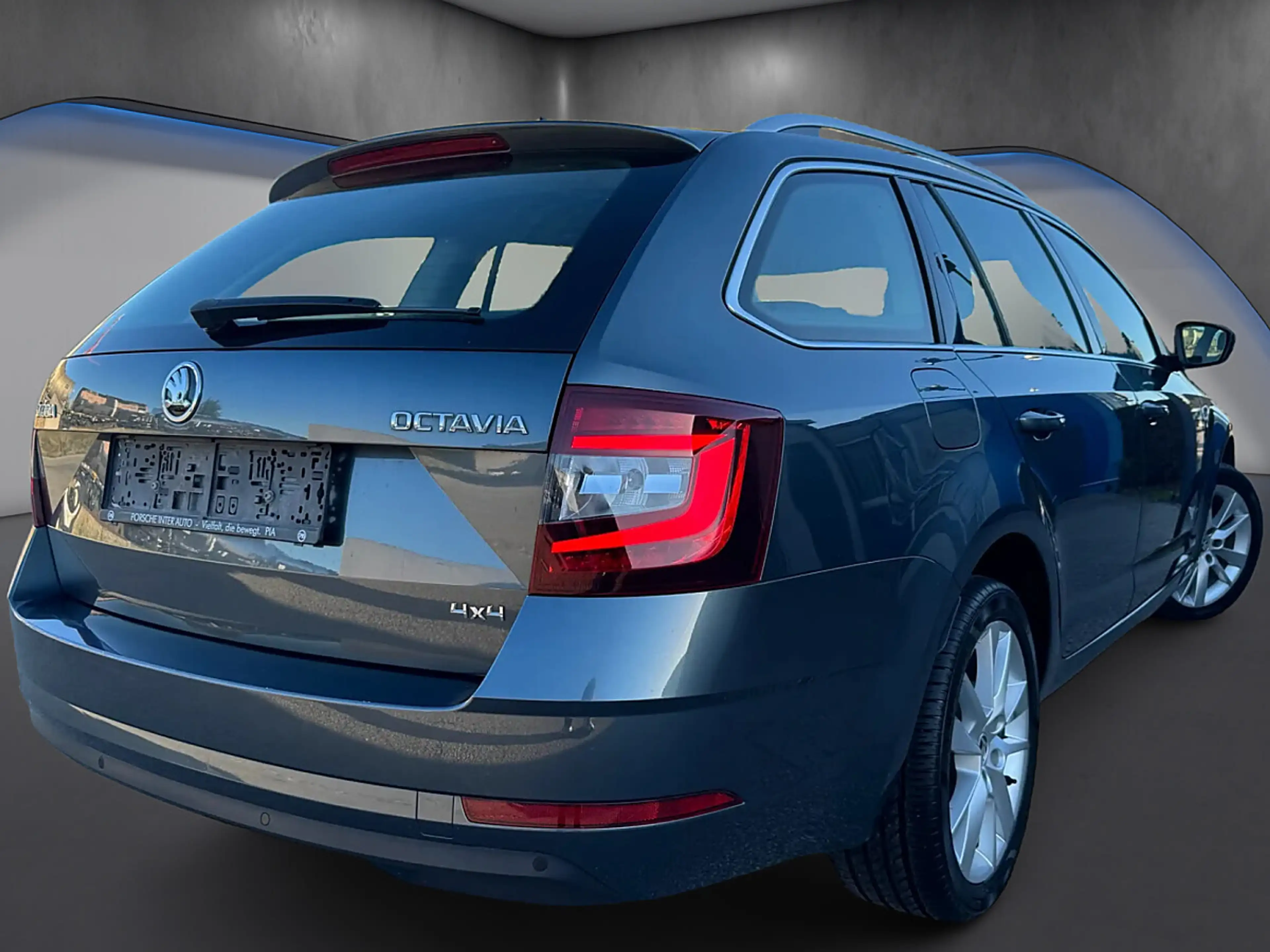 Skoda Octavia Combi 2,0 TDI Style Limited 4x4 DSG*ACC* — photo 6
