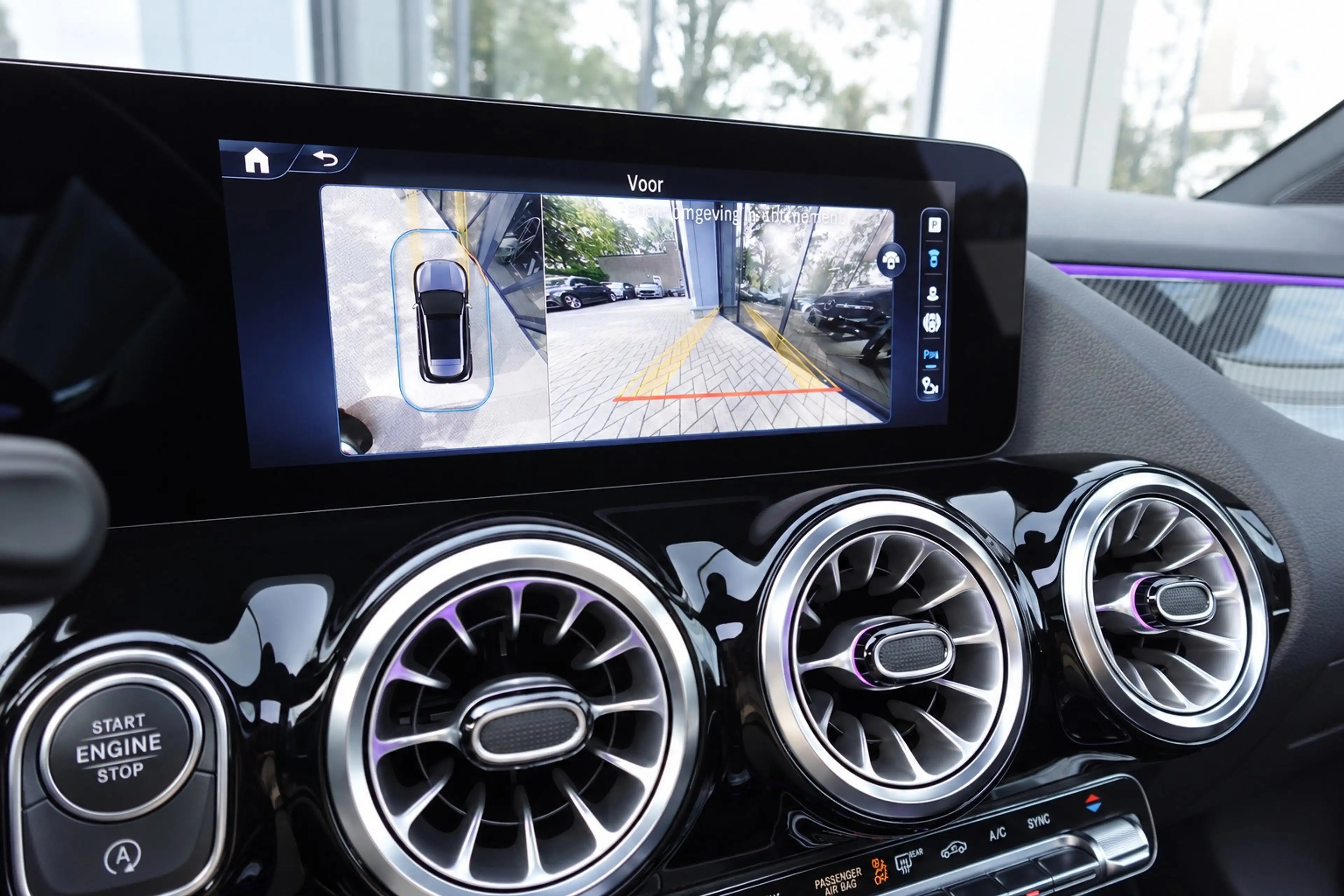 Mercedes-Benz GLA 180 AMG PANO KEYLESS HUD SFEER — photo 14