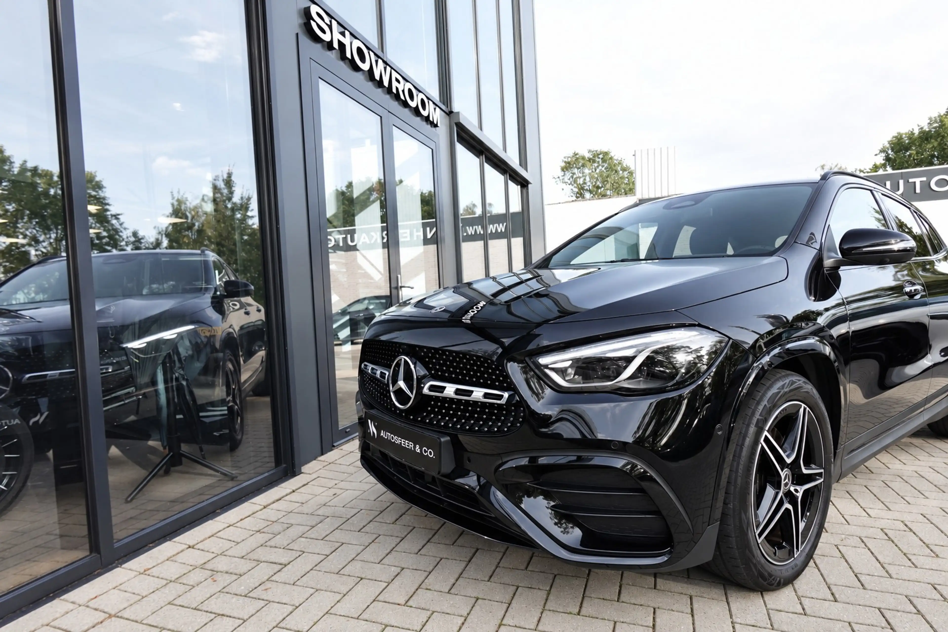 Mercedes-Benz GLA 180 AMG PANO KEYLESS HUD SFEER — photo 10