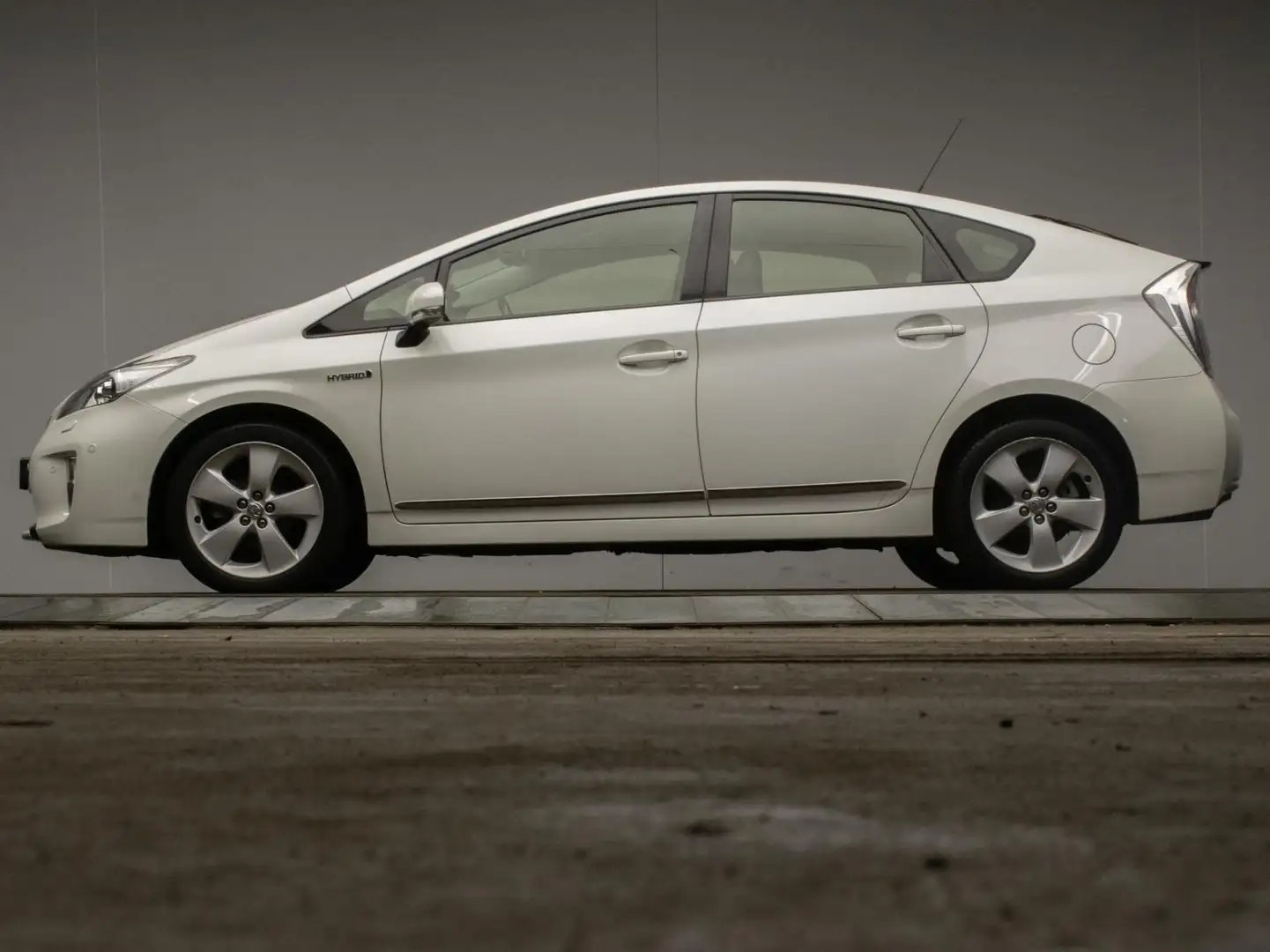 Toyota Prius 1.8 Executive Business (NAVI,LED,CRUISE,CAMERA,STO Bianco - 1