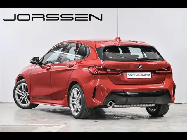 BMW 1 Series view 5