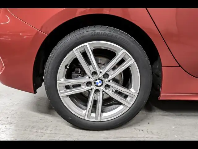 BMW 1 Series view 8