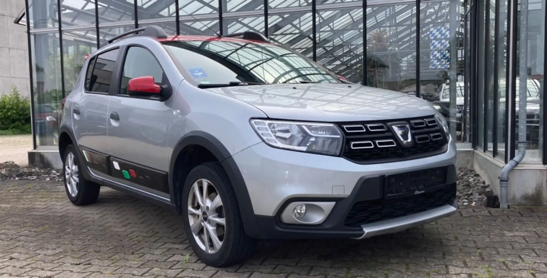 Dacia Sandero TCe 90 Stepway Klima Navi Alufelgen Zilver - 1