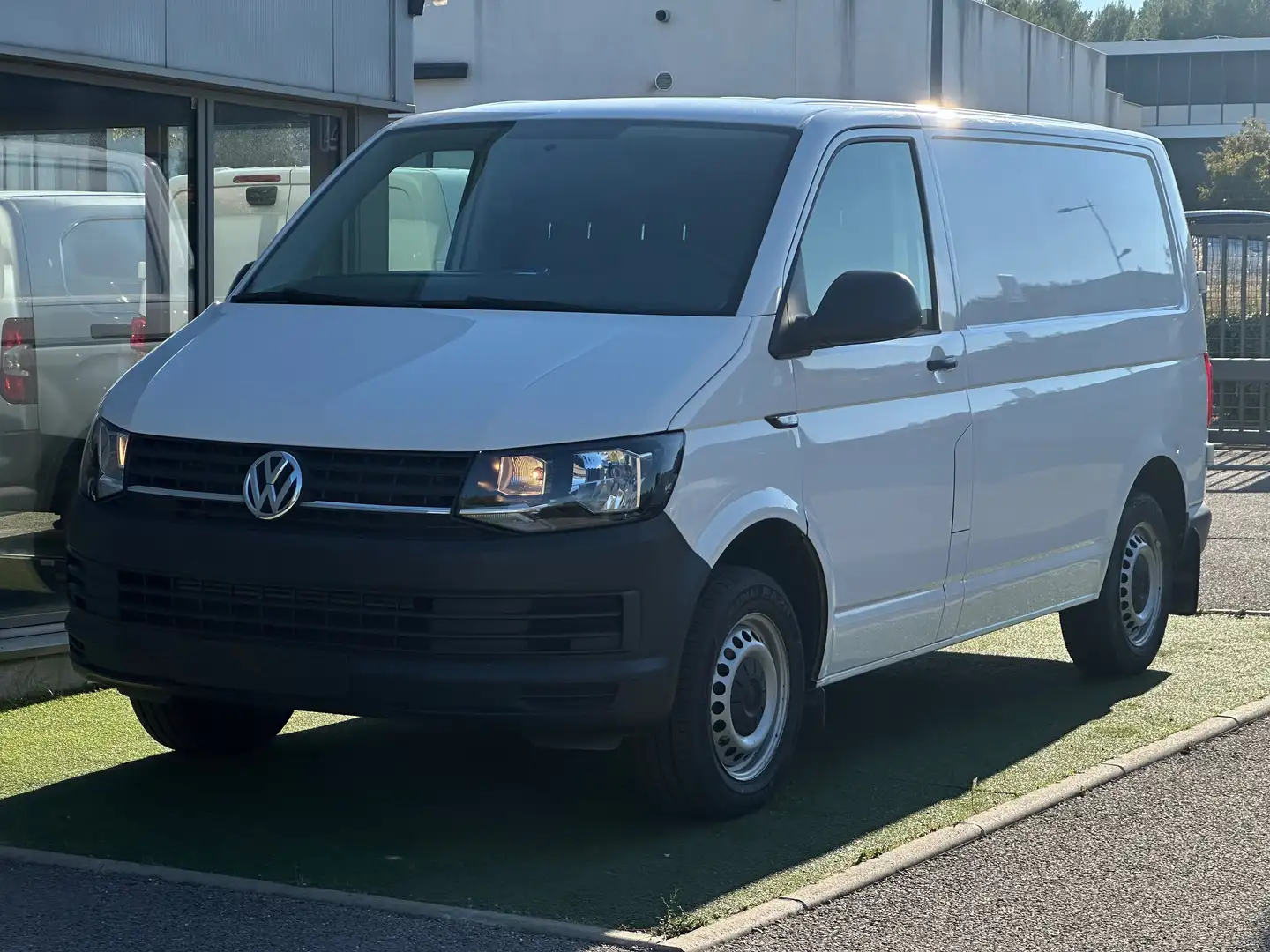 Volkswagen Transporter T6 2.8T L1H1 2.0 TSI 150 BVM6 Faible KM TVA Blanc - 1