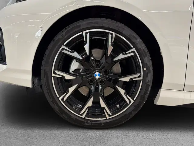 BMW 1 Series view 7