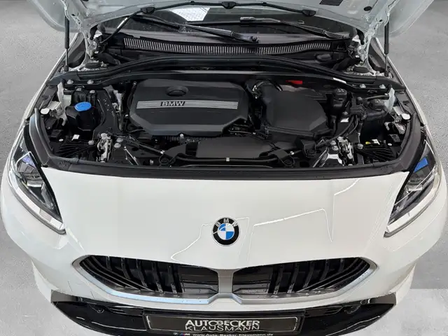 BMW 1 Series view 14