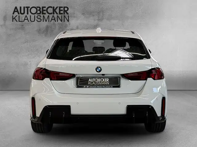 BMW 1 Series view 6