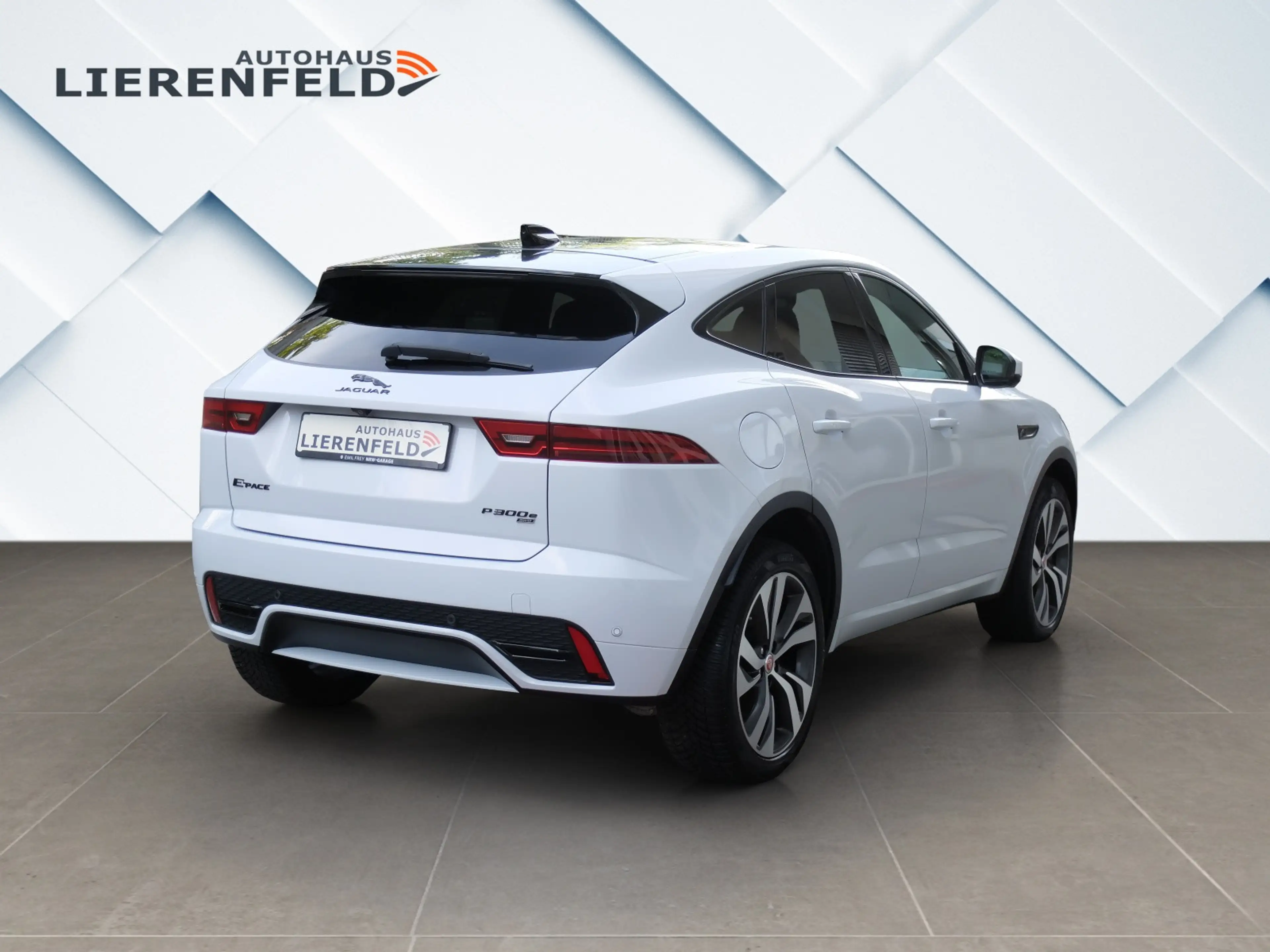 Jaguar E-Pace E-PACE R-Dynamic S AWD Plug-In Hybrid Voll — photo 4