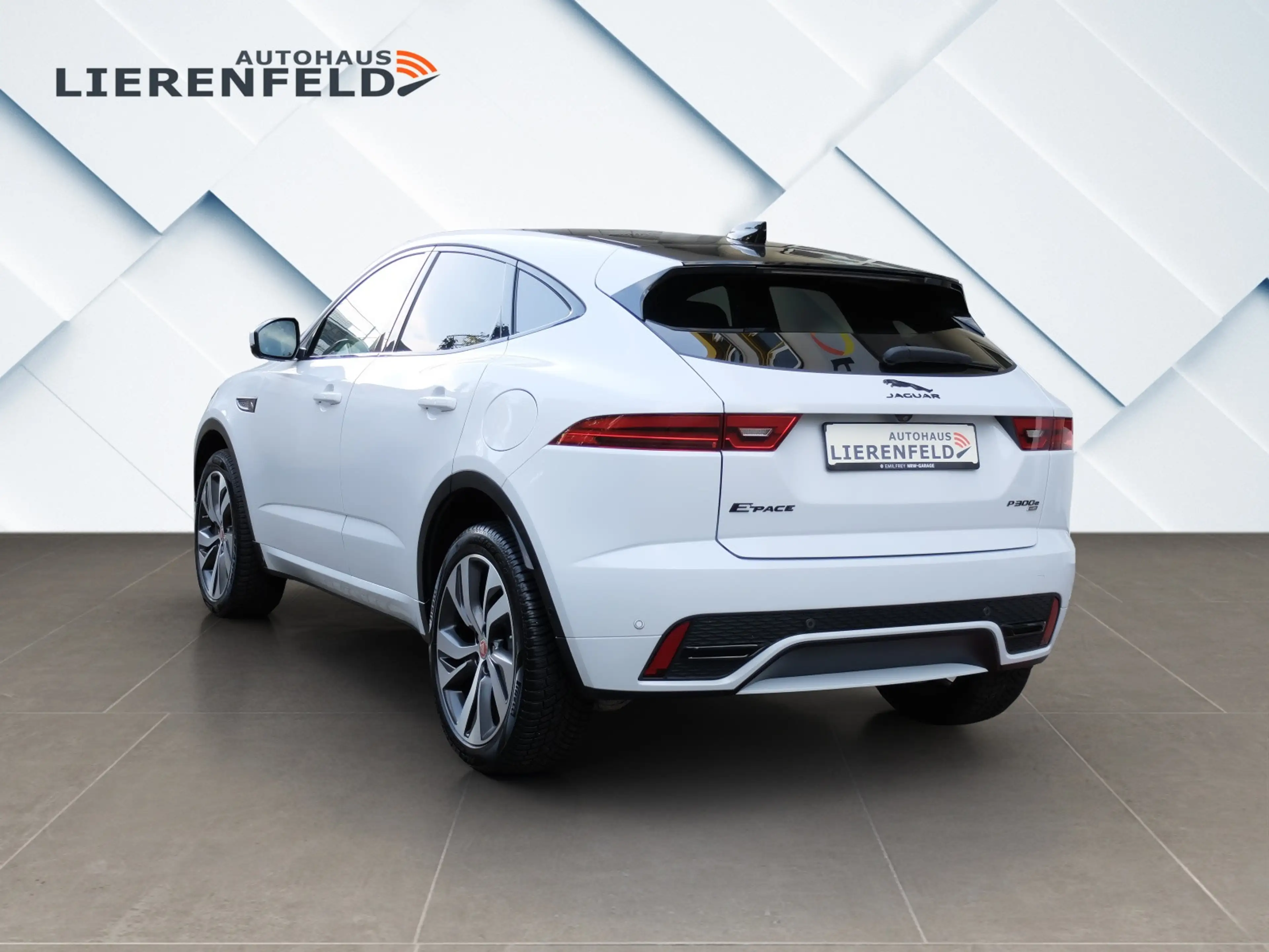 Jaguar E-Pace E-PACE R-Dynamic S AWD Plug-In Hybrid Voll — photo 6