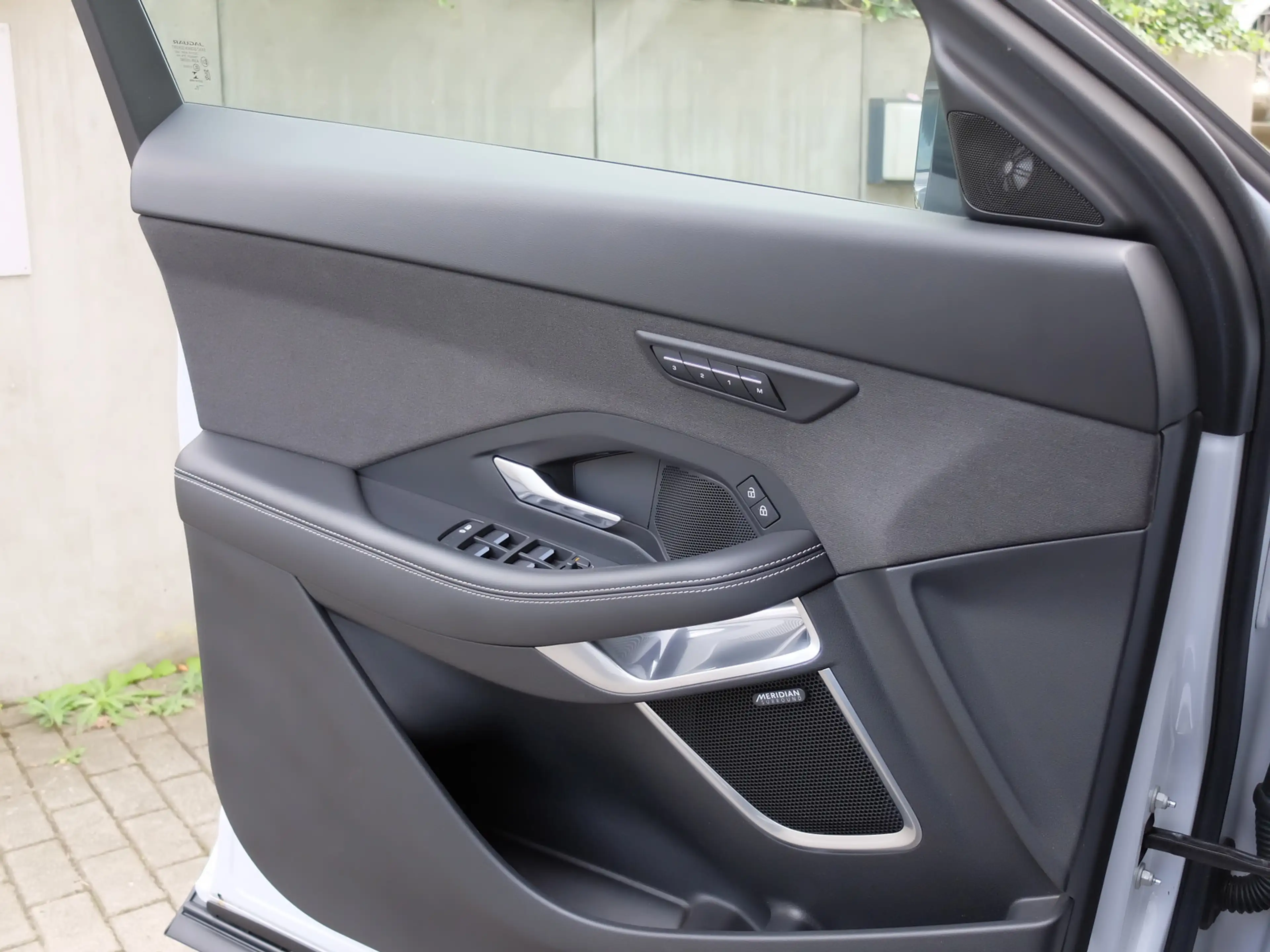 Jaguar E-Pace E-PACE R-Dynamic S AWD Plug-In Hybrid Voll — photo 11