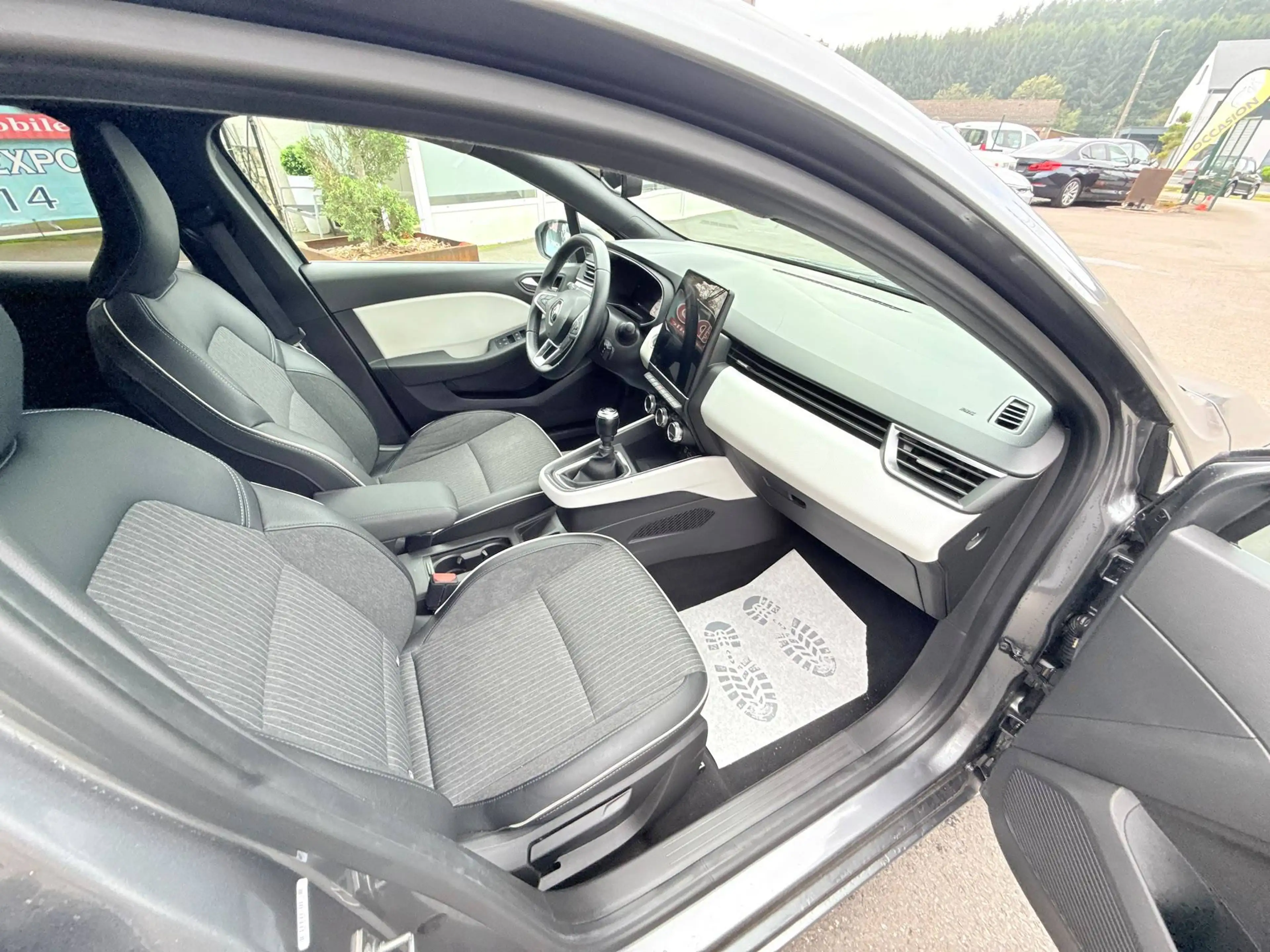 Renault Clio 1.0 TCe Techno * virtuel cockpit * Gps * Clim */* — photo 12