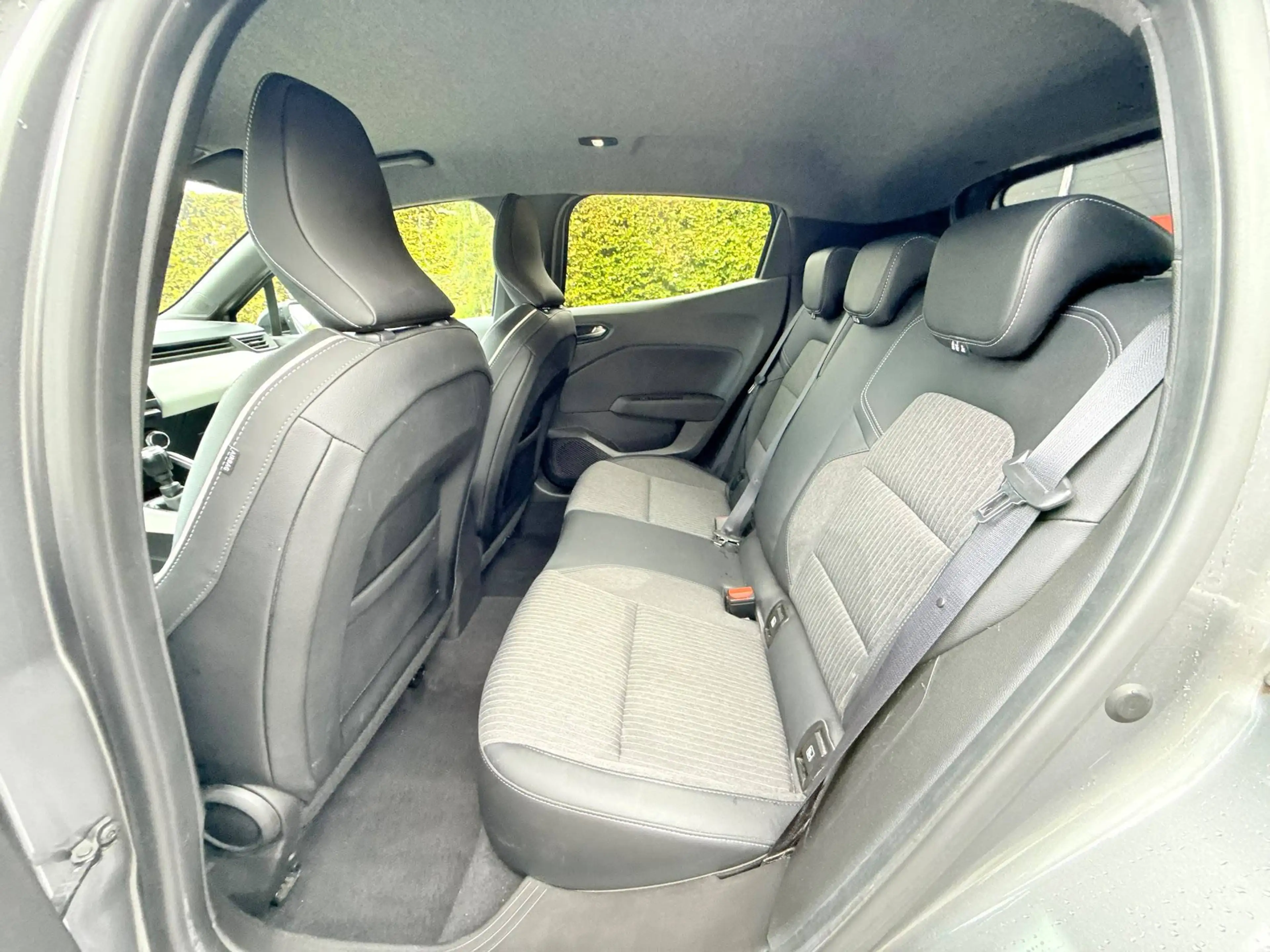 Renault Clio 1.0 TCe Techno * virtuel cockpit * Gps * Clim */* — photo 11