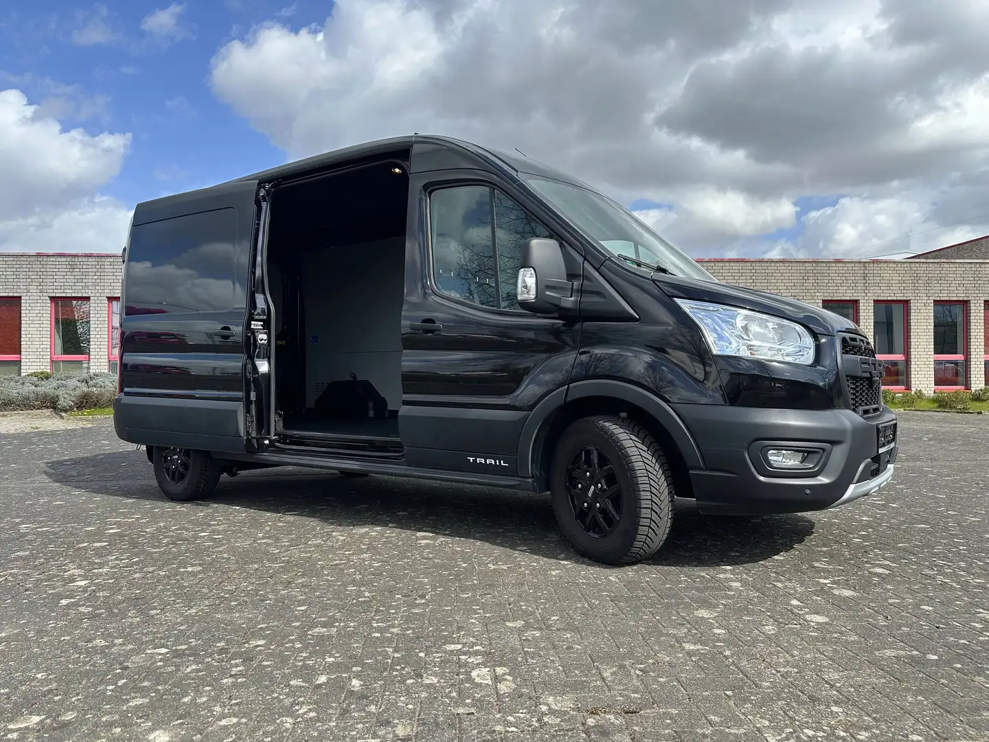 Ford Transit Transit 350 TDCi 350 L3H2 Lkw VA MH Basis Schwarz - 1