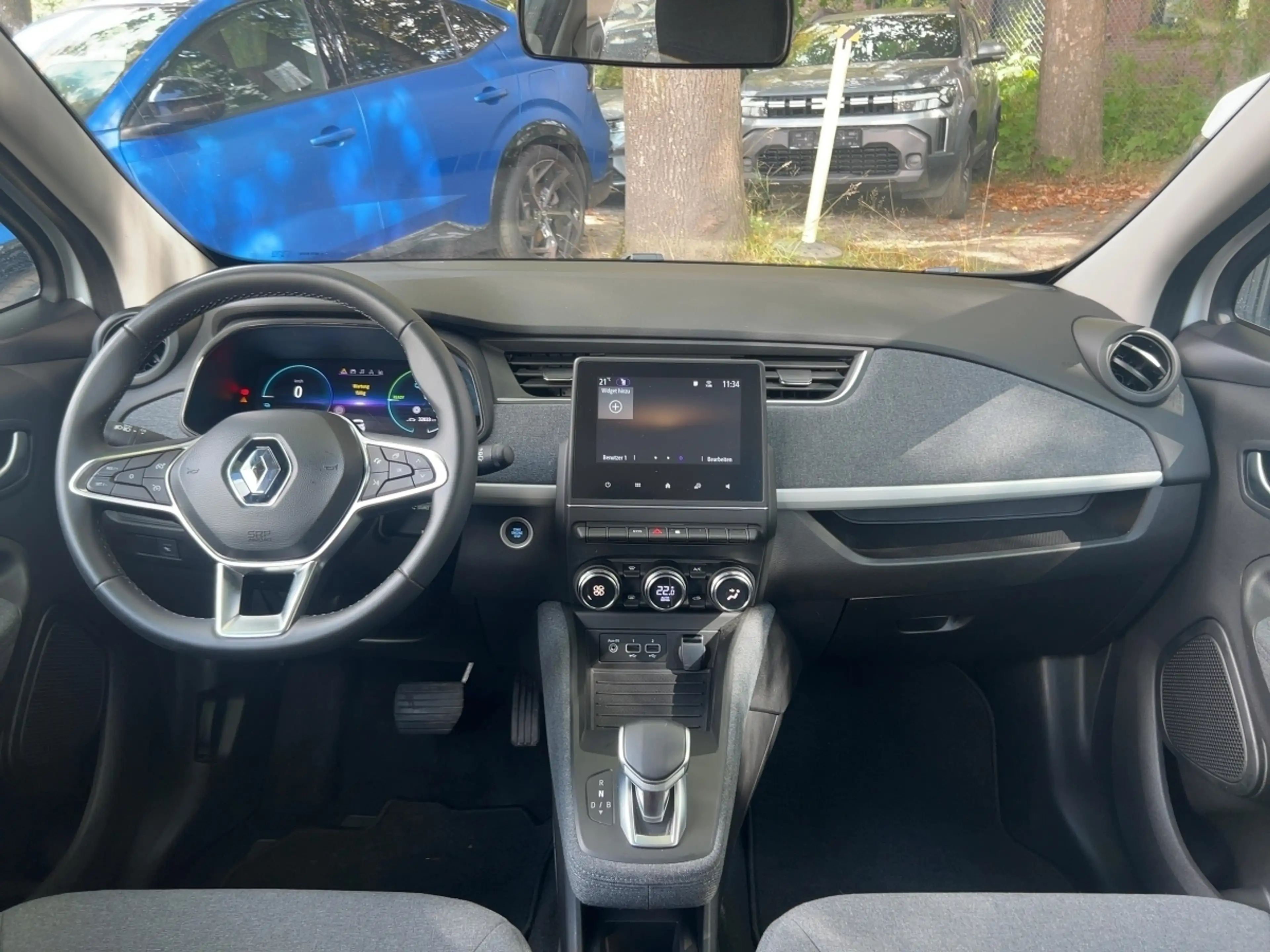 Renault ZOE Evolution EV50 110hp PDC — photo 9