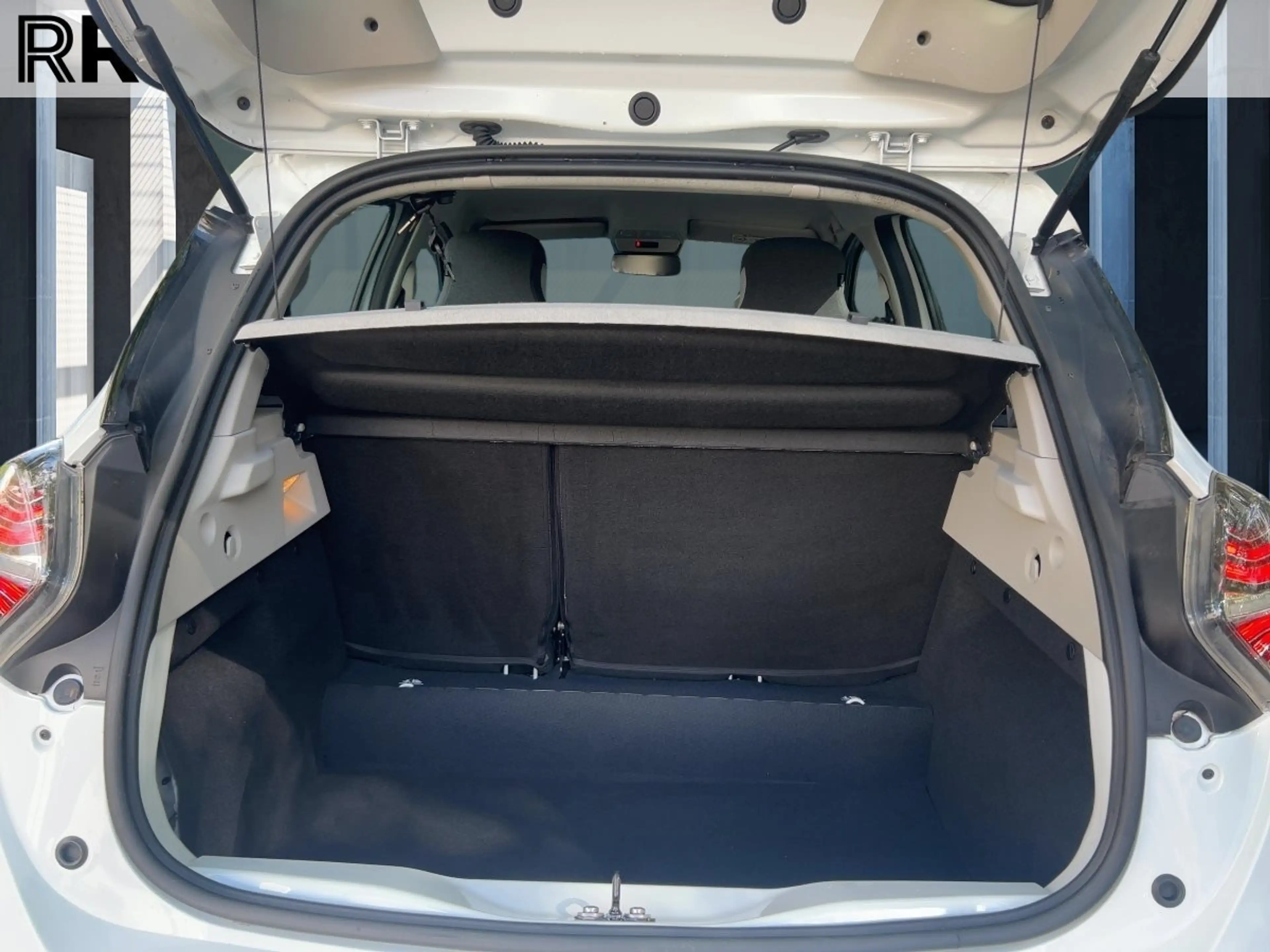 Renault ZOE Evolution EV50 110hp PDC — photo 15