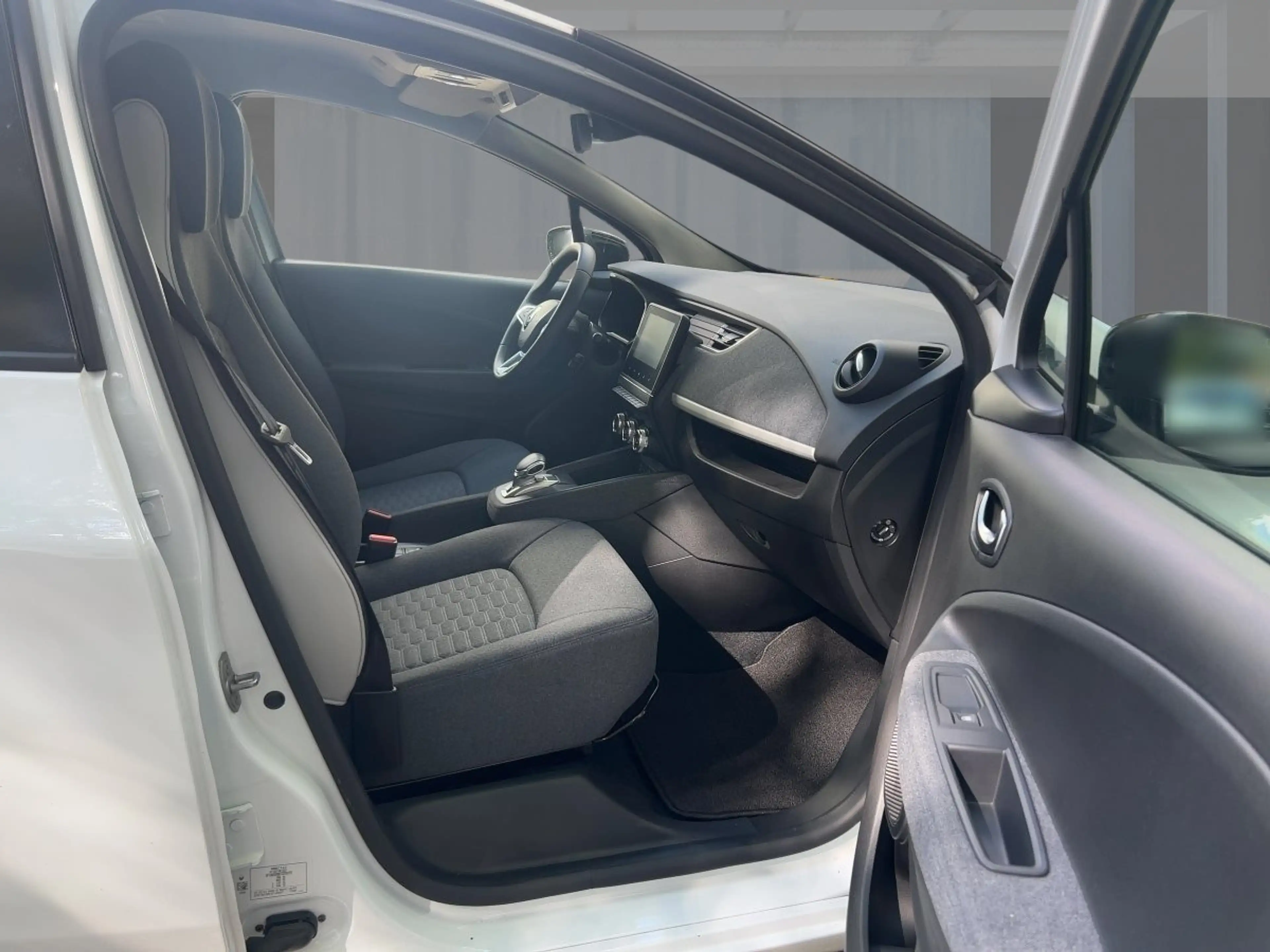 Renault ZOE Evolution EV50 110hp PDC — photo 8