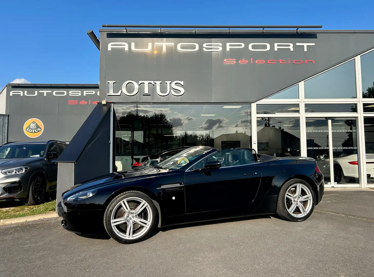 Aston Martin Vantage V8 Vantage Volante 4.7L 426Ch Černá - 1