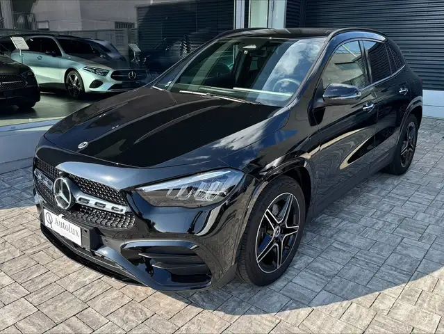 Mercedes-Benz GLA 200