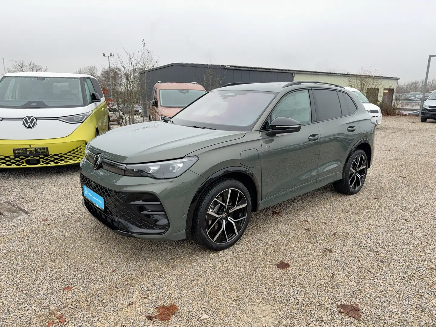 Volkswagen Tiguan R-Line eHybrid Matrix/Pano/CarPlay/Black Grün - 2