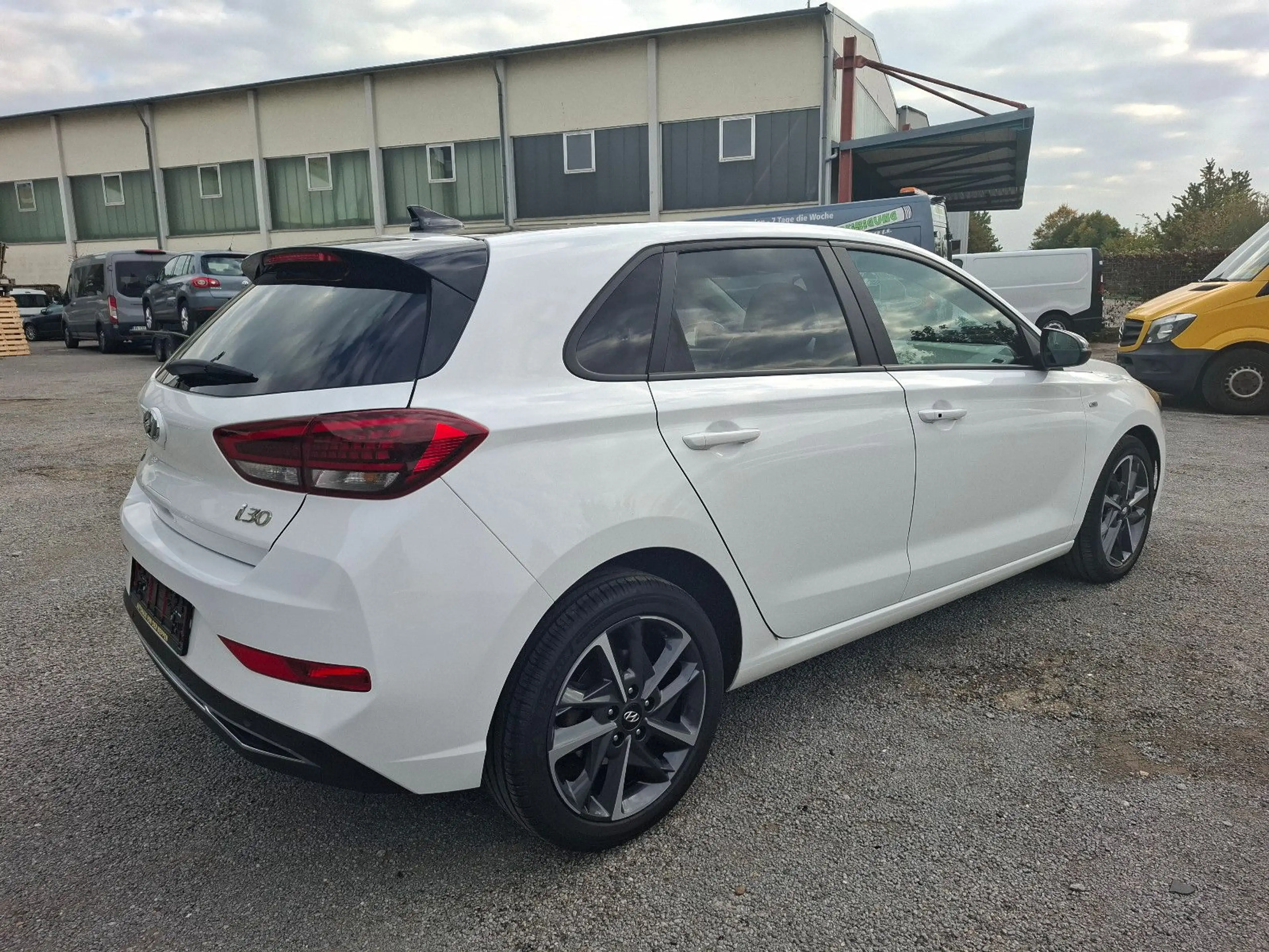 Hyundai i30 Edition 30+*Automatik*Kamera*Pano*Face-Lift* — photo 8
