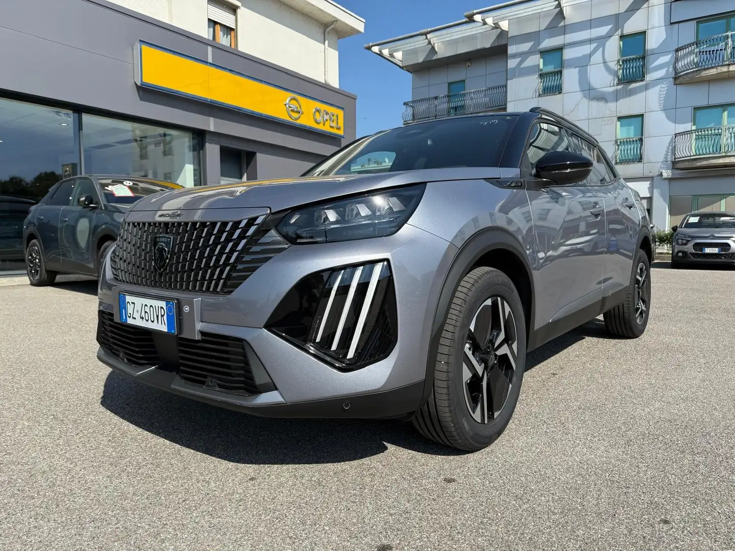 Peugeot 2008 1.2 hybrid GT 145cv e-dcs6 *KM0* Gris - 2