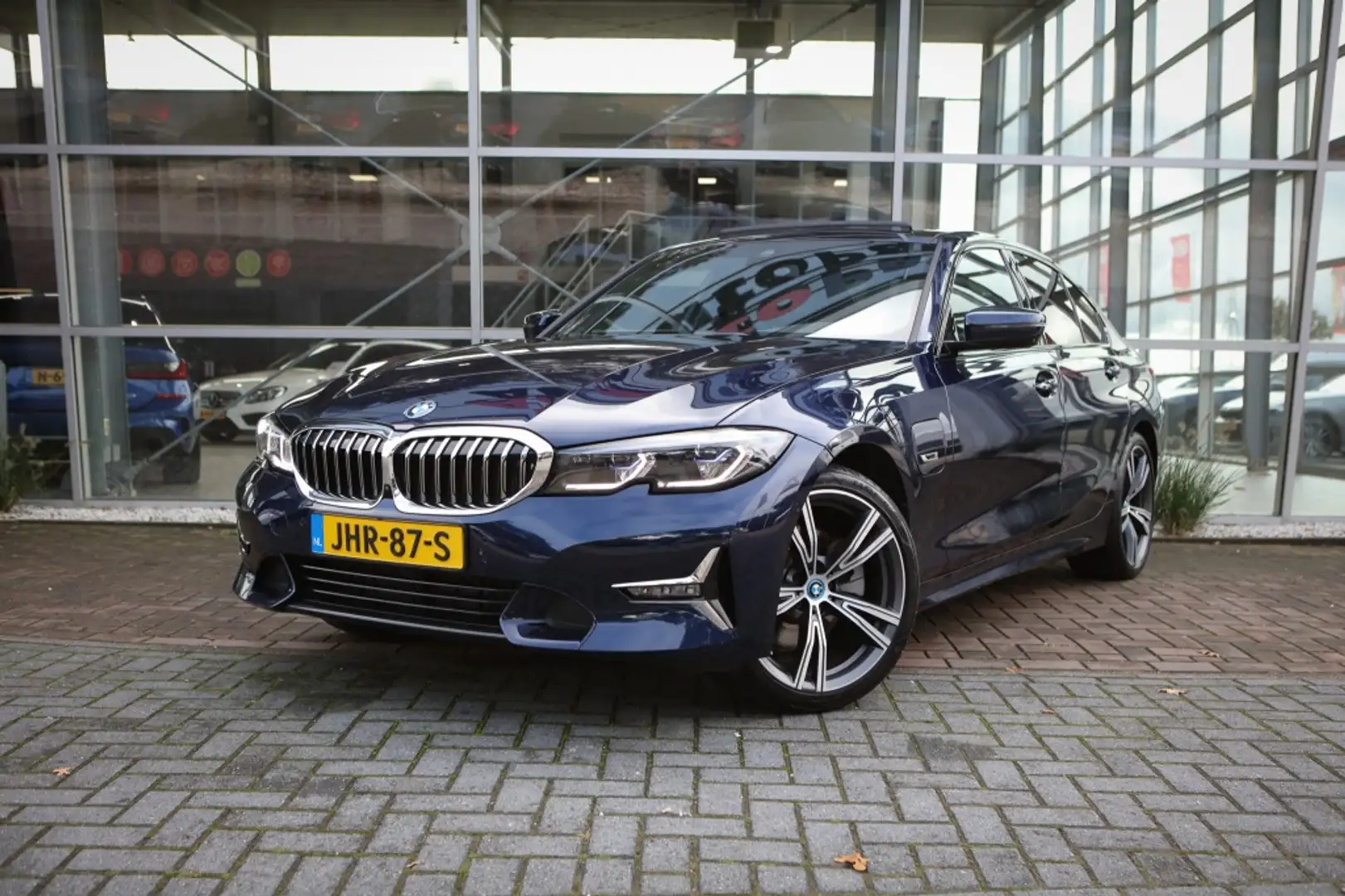 BMW 320 3-serie 320e | Laser | Schuif/Kantel | Apple Carpl Blauw - 1