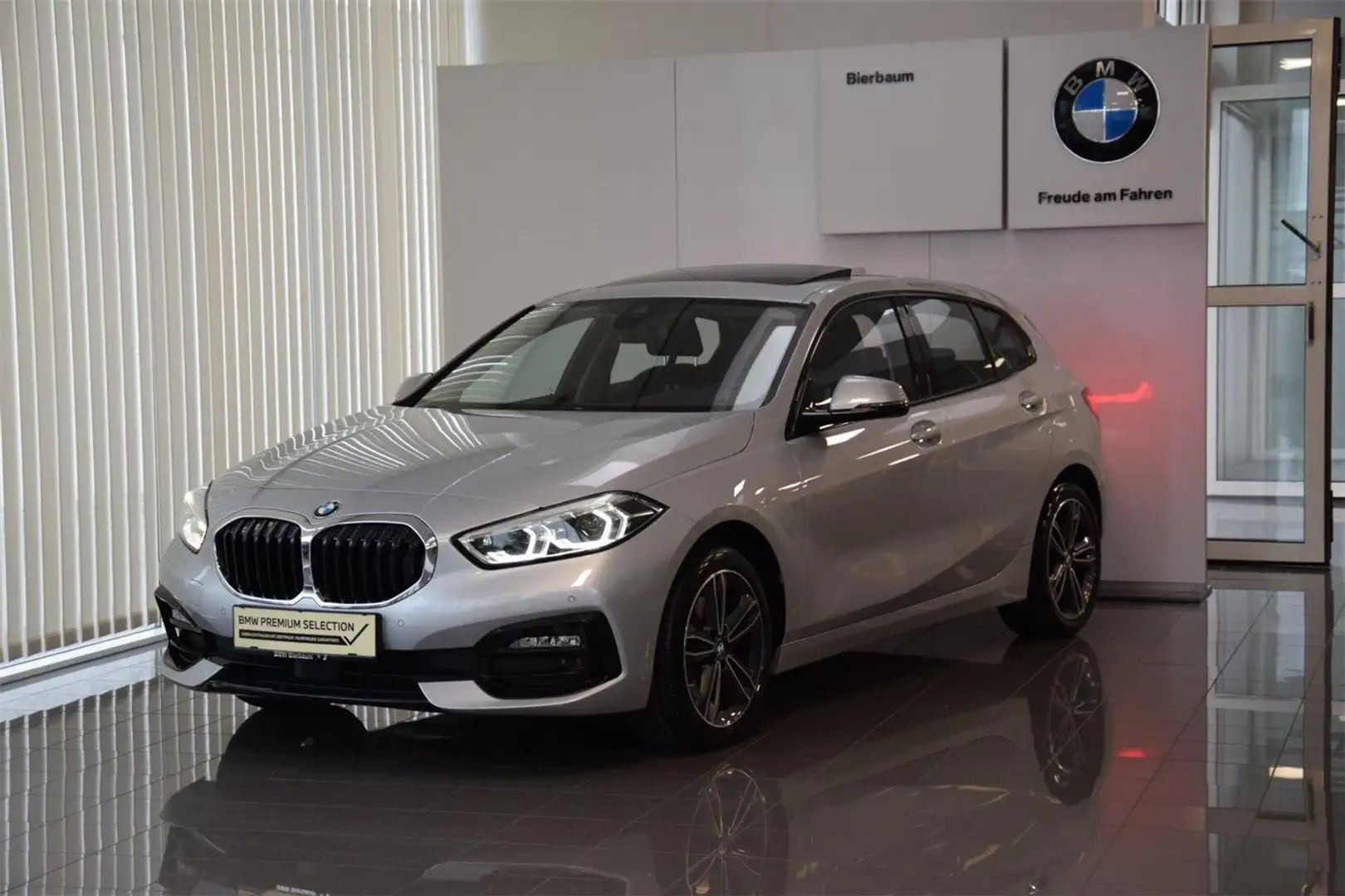 BMW 118 i Silber - 1