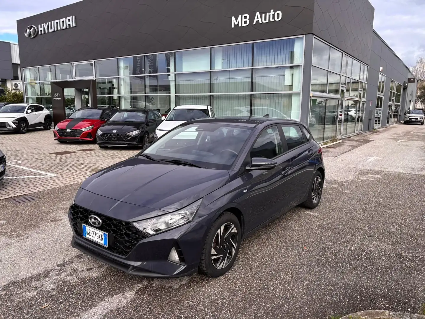 Hyundai i20 1.0 T-GDI 48V 100cv ConnectLine Grau - 1