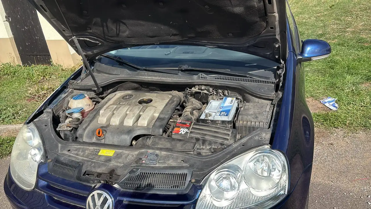 Volkswagen Golf Standard Model — photo 3