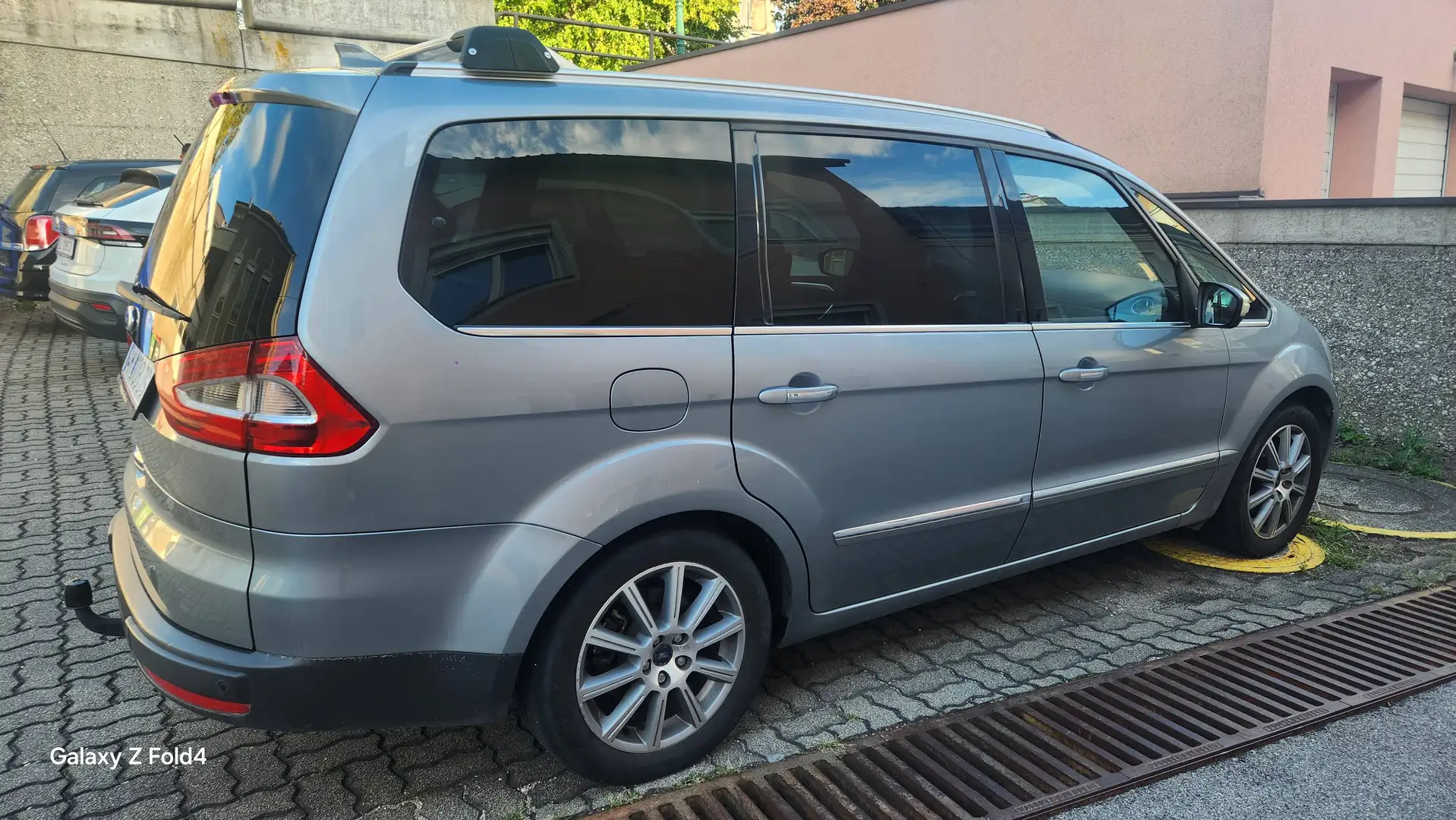 Ford Galaxy Galaxy Titanium 2,0 TDCi DPF Titanium Grau - 2